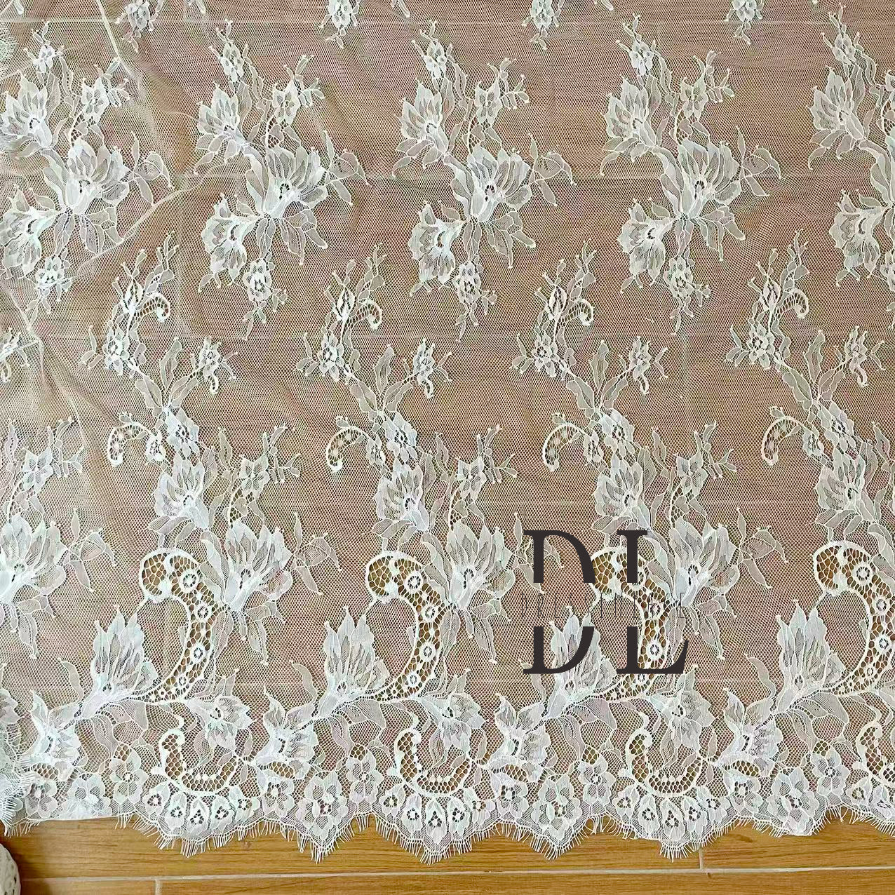 DL15104 Boho Fabrics Delicato tessuto in pizzo Chantilly per abiti da sposa - Materiale per ciglia morbido e squisito