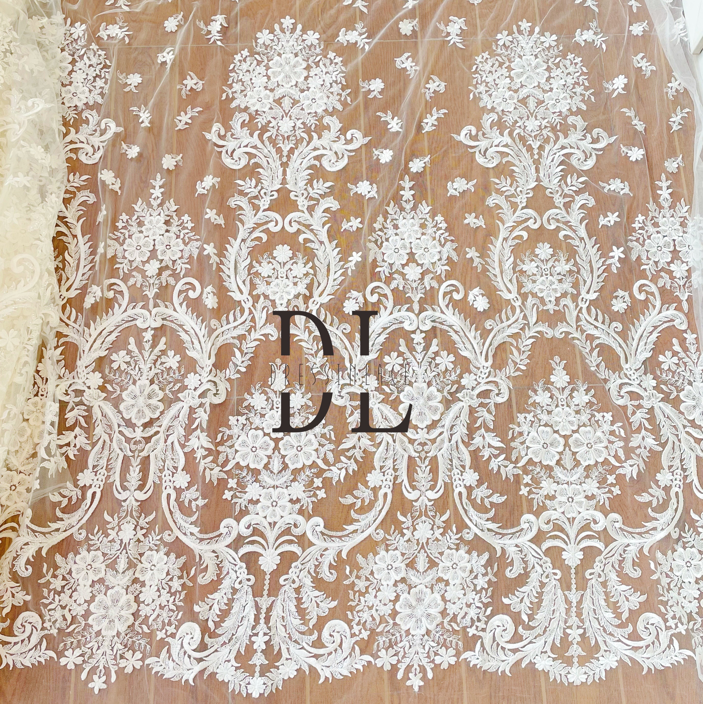 DL130005 Thick Embroidery Lace Fabric for Wedding Dress - Shimmering Transparent Mesh with Trendy Floral Elements and Fluid Lines