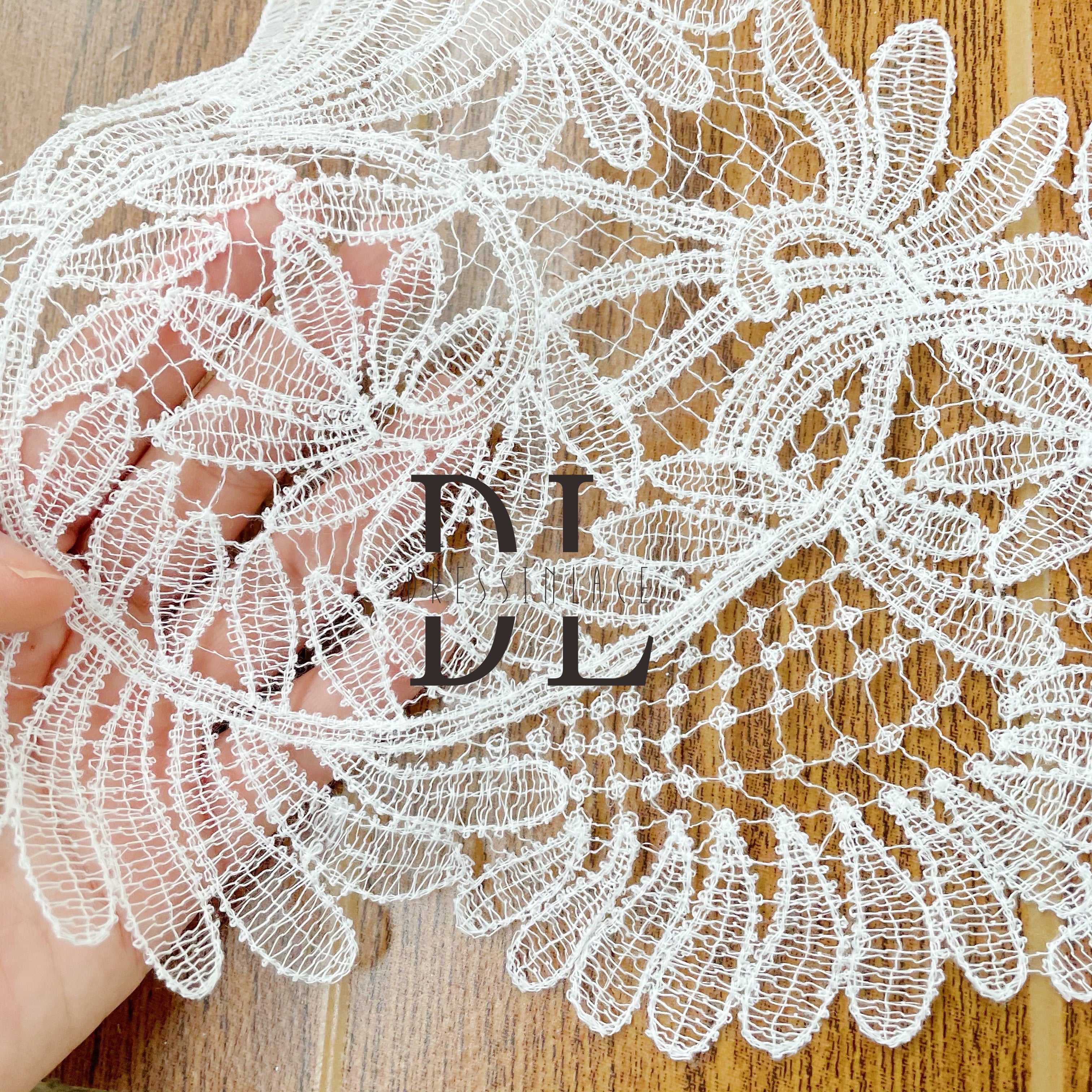 DLX21218 Encaje de adorno encantador con borde elegante y encantador para decorar prendas