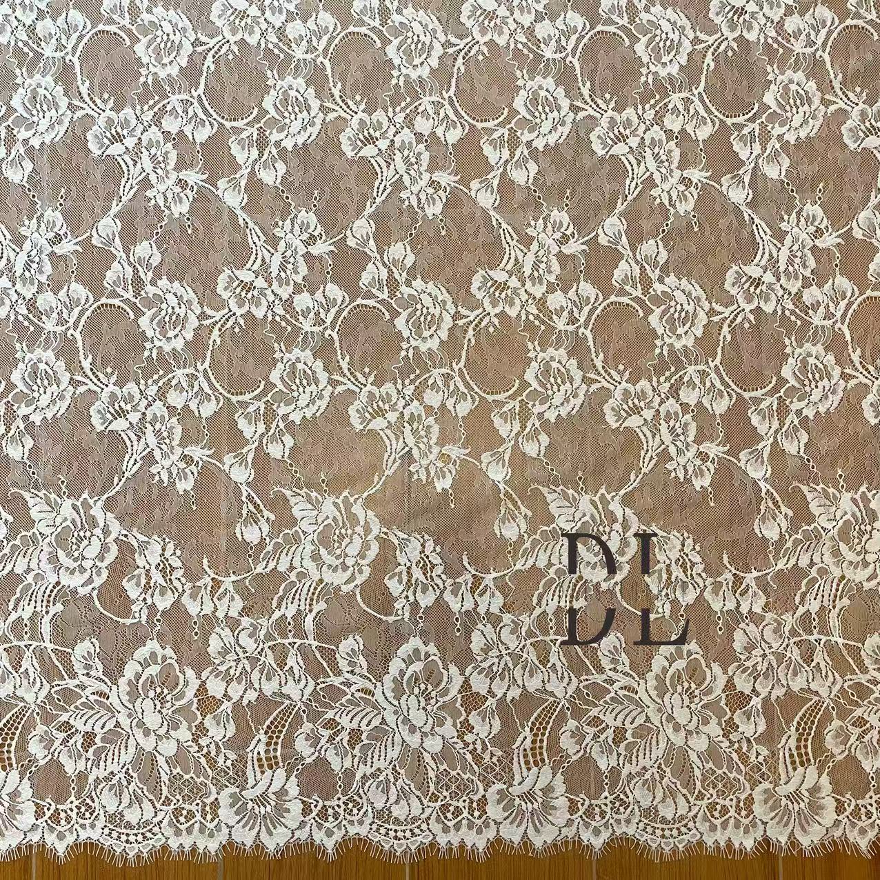 DL15113 Bridal Chantilly lace 3 meters per piece