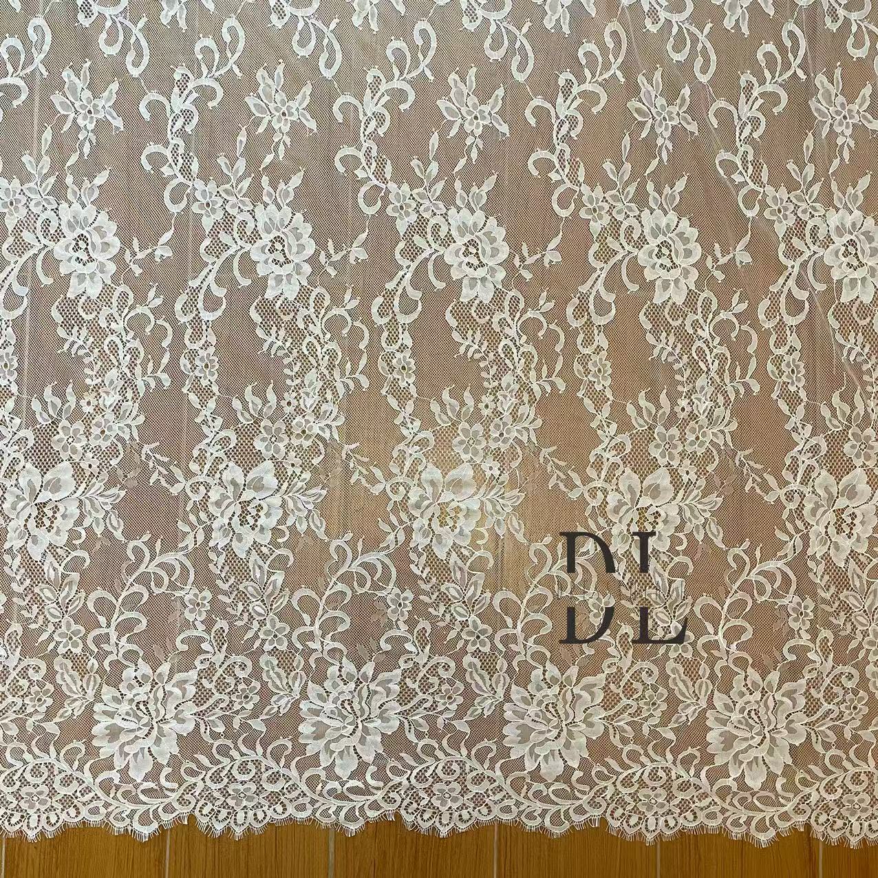 DL15114 Soft Bridal Chantilly lace 3 meters per piece