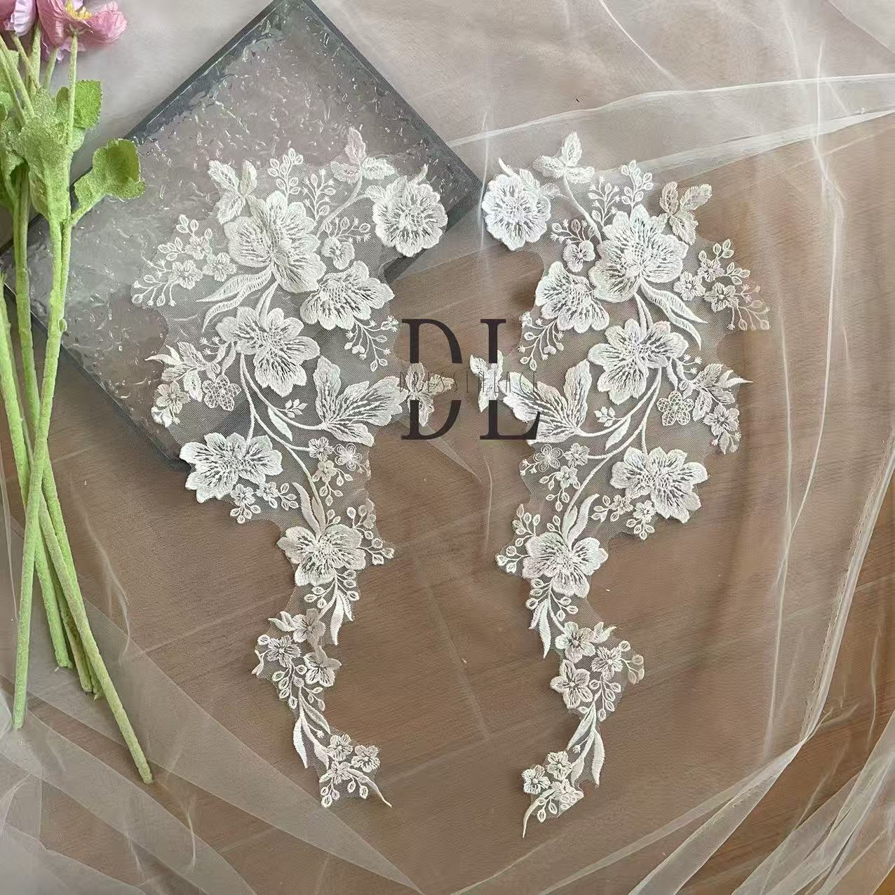 DLM2319 Bride wedding dresses Lace motifs, bridal veils accessories