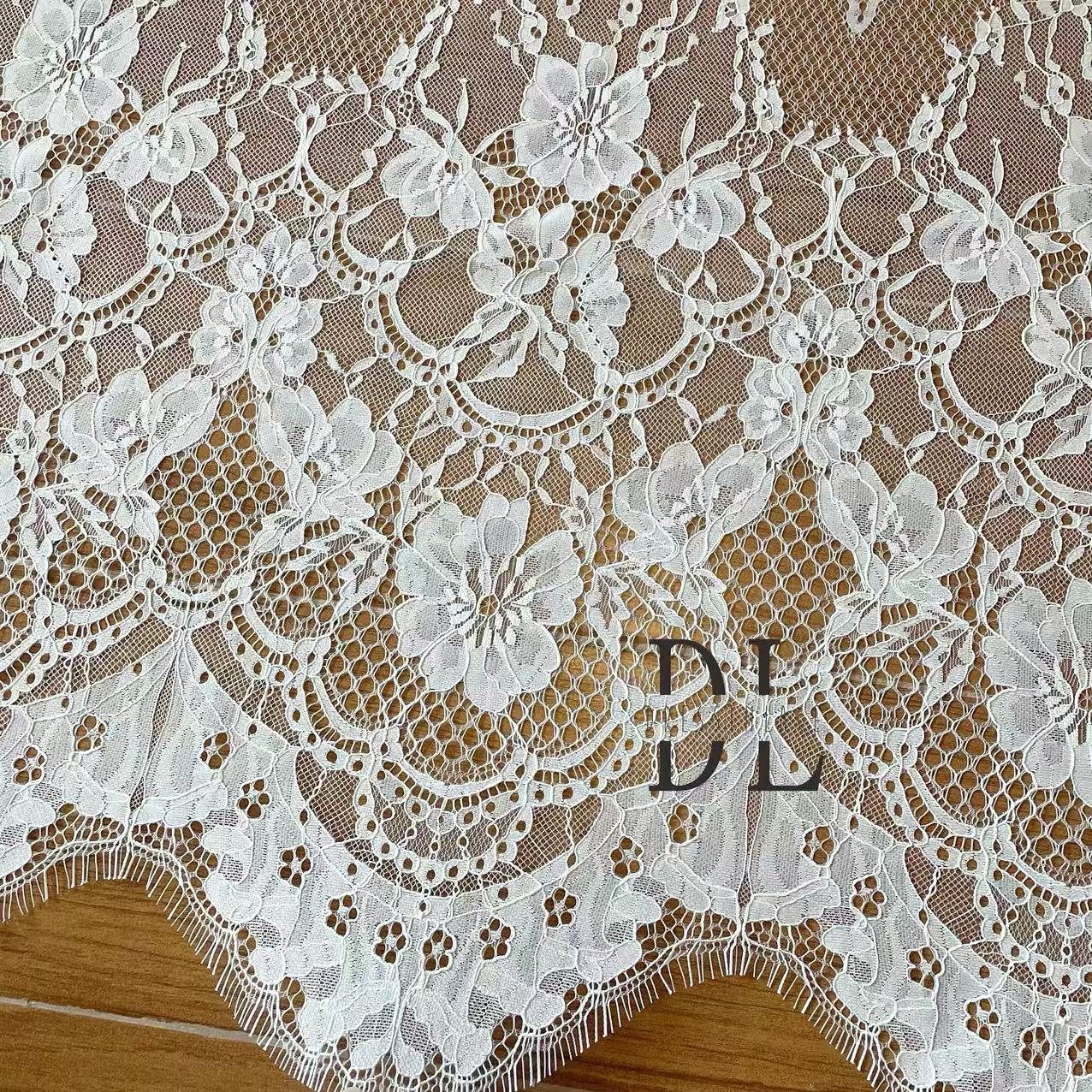 DL15104 Boho Fabrics Delicato tessuto in pizzo Chantilly per abiti da sposa - Materiale per ciglia morbido e squisito