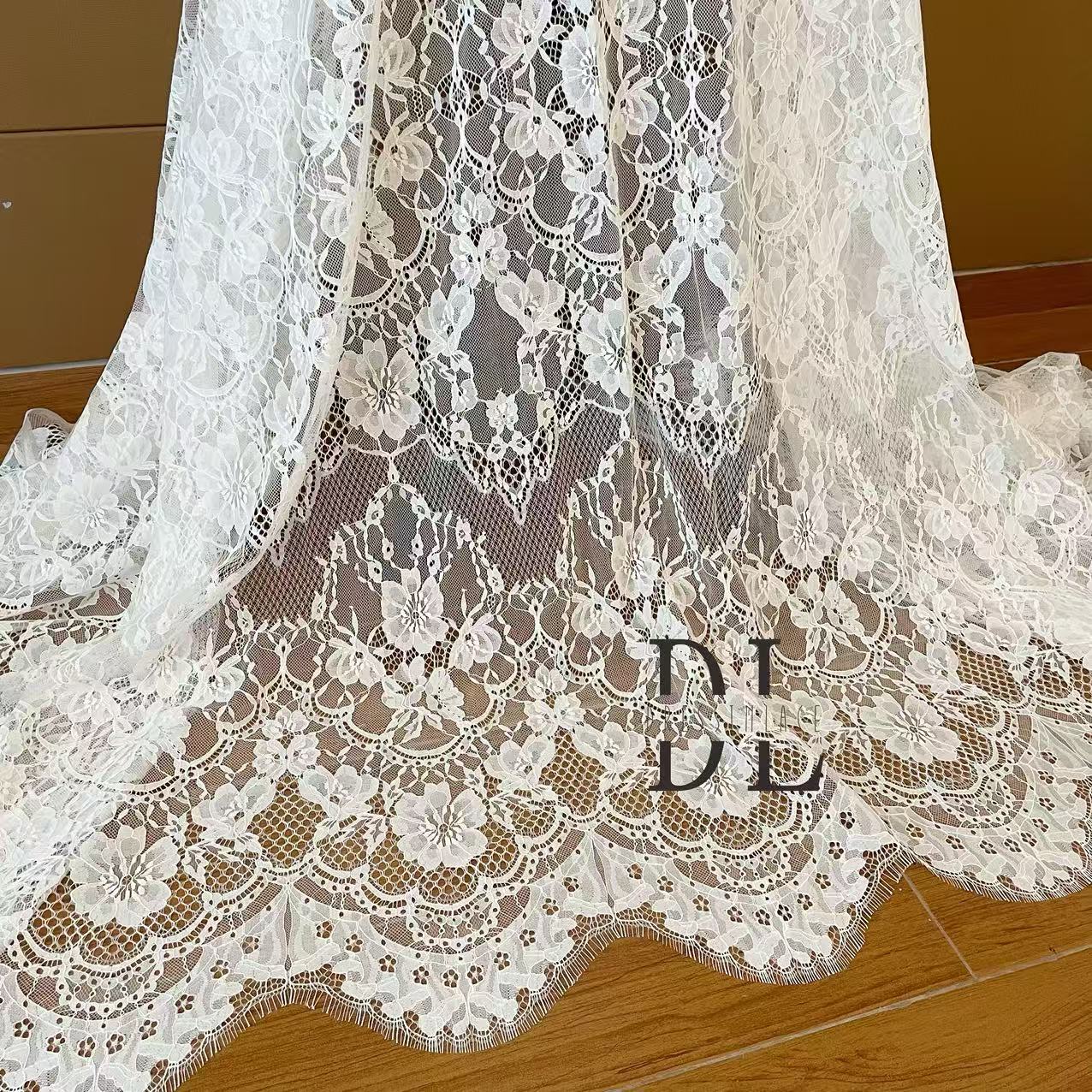 DL15104 Boho Fabrics Delicato tessuto in pizzo Chantilly per abiti da sposa - Materiale per ciglia morbido e squisito
