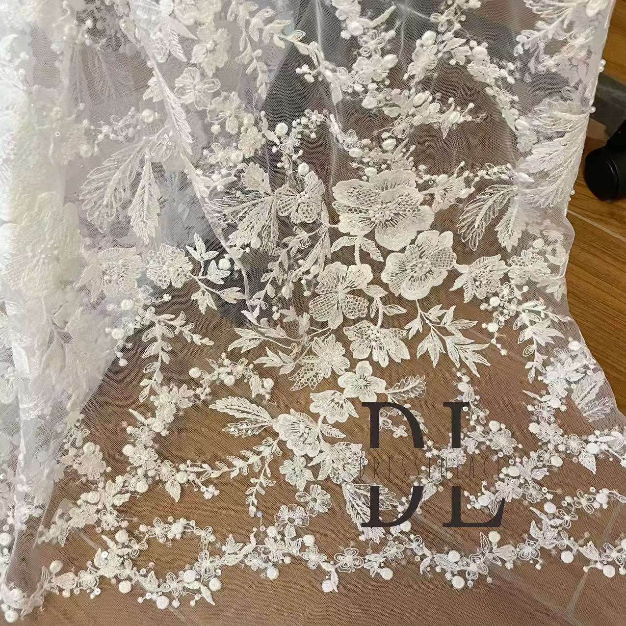 DL130246 beaded Embroidered Lace Fabric with flowers pattern for Wedding Dresses Novias gowns)