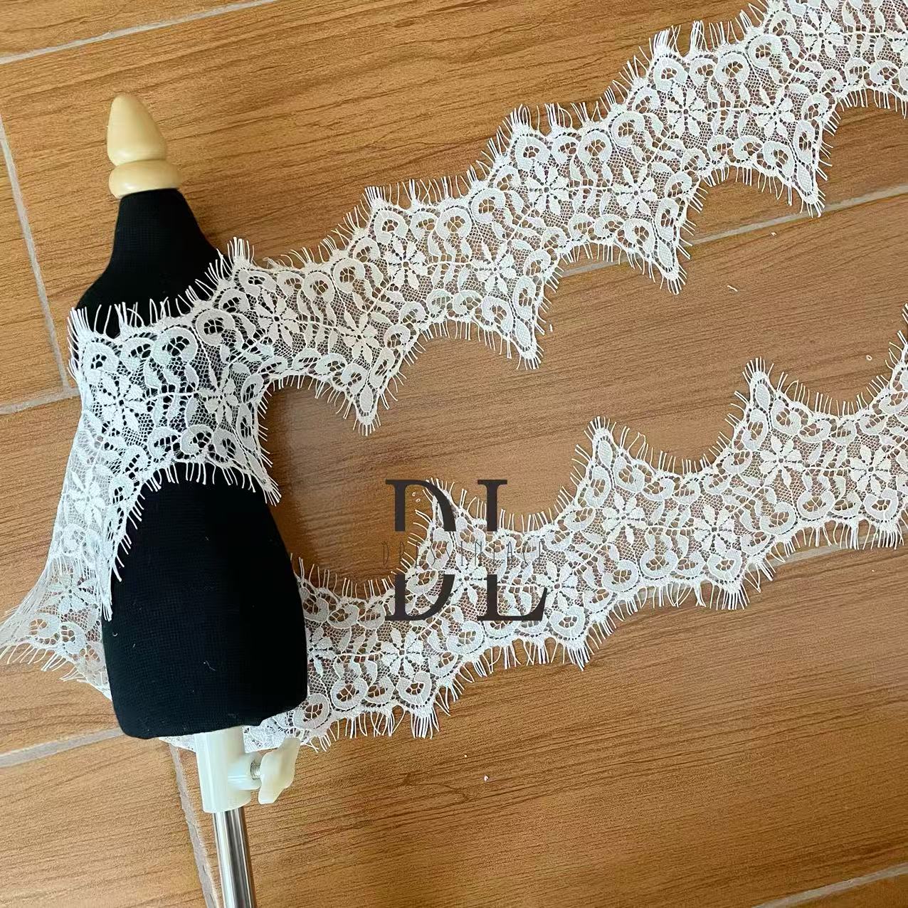 Chantilly trimming lace for fashion clothes, bridal dresses, wedding veils accessories, home textiles decorate