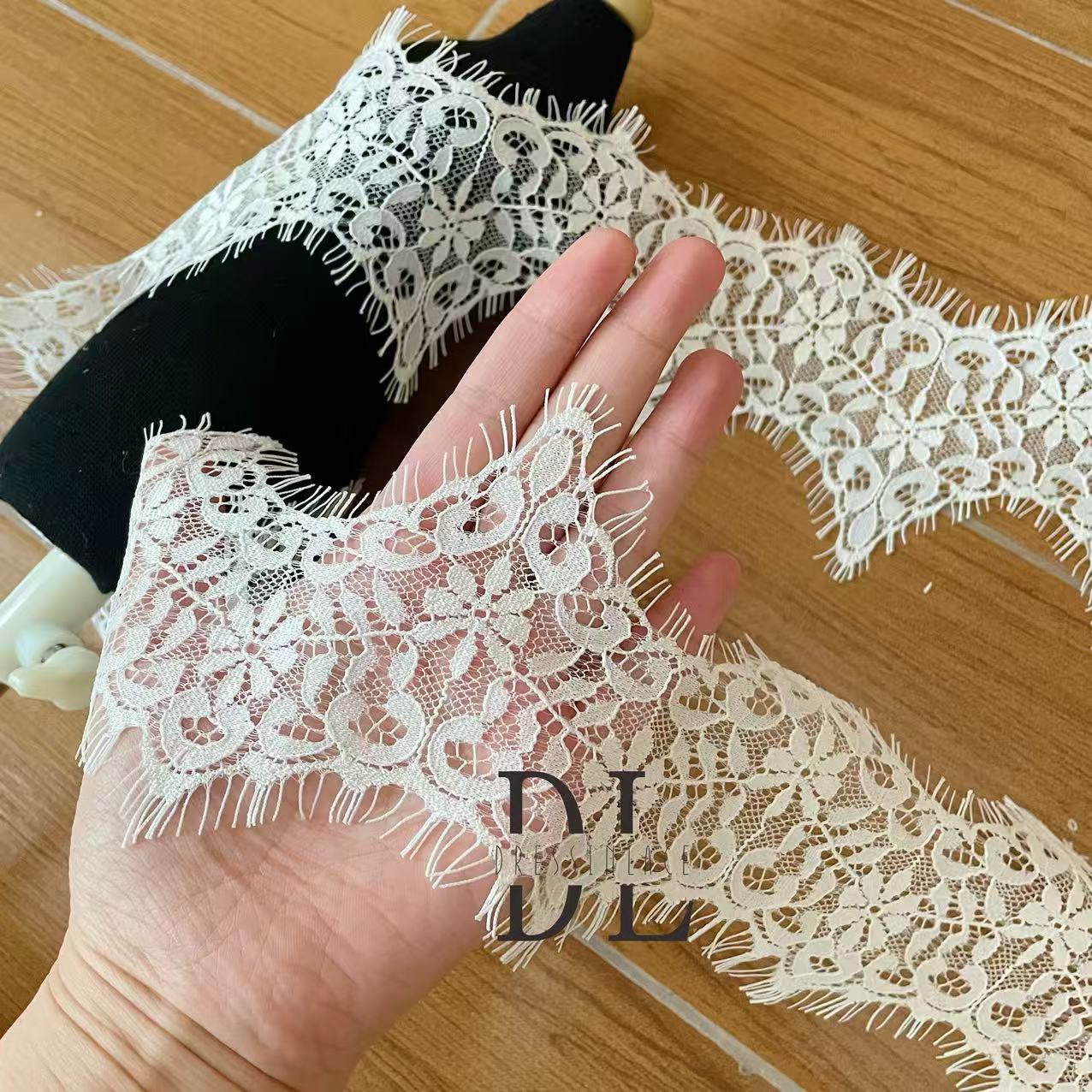 Chantilly trimming lace for fashion clothes, bridal dresses, wedding veils accessories, home textiles decorate