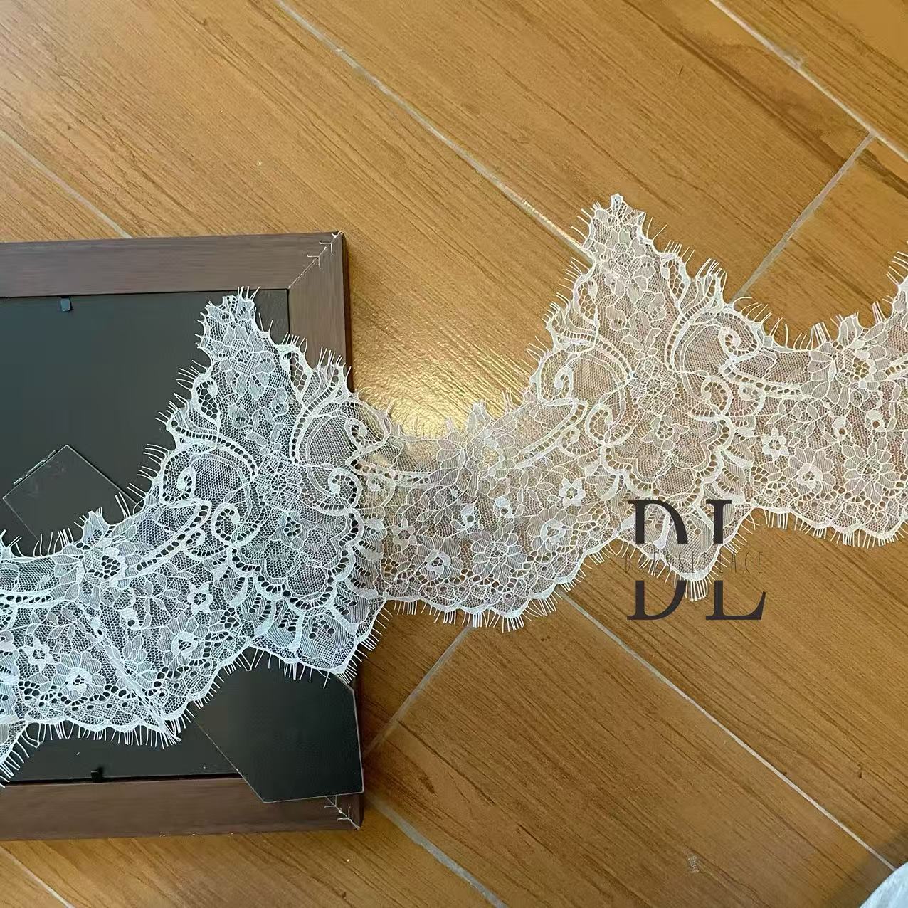 Charming Chantilly lace trims for fashion clothes, bridal dresses, wedding veils accessories, DIY garment accessories