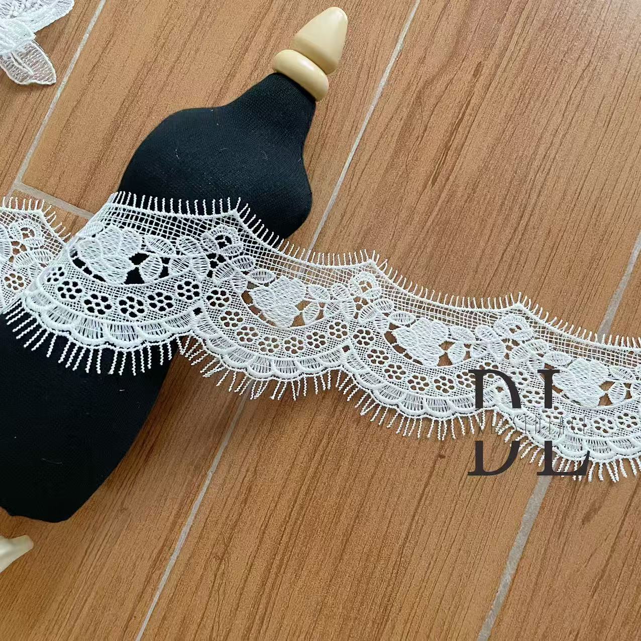 off-white Guipure Lace Trims for DIY fashion clothes, wedding veils accessories, home textiles decorate accessories