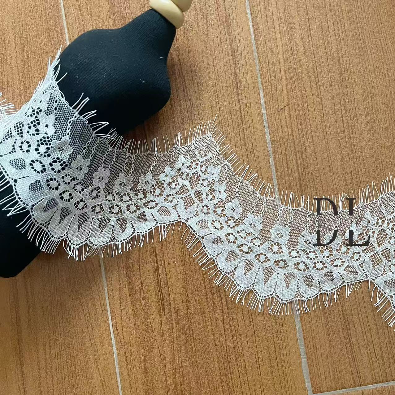 Good quality Chantilly lace trims for DIY fashion clothes, bridal dresses, wedding textiles accessories, home curtain textiles decorate, 3meters/roll