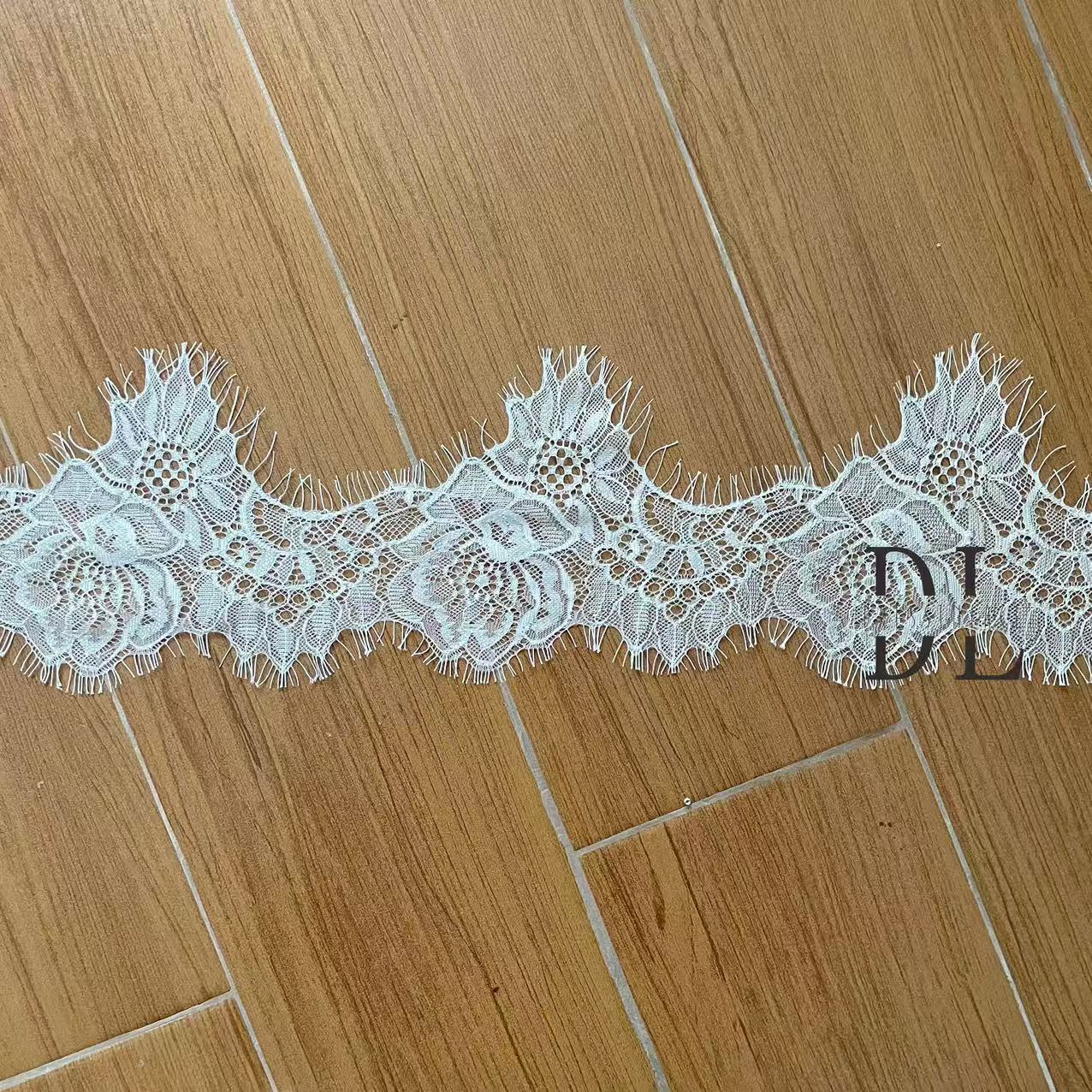 Good quality Chantilly lace trims for DIY fashion clothes, bridal dresses, wedding textiles accessories, home curtain textiles decorate, 3meters/roll