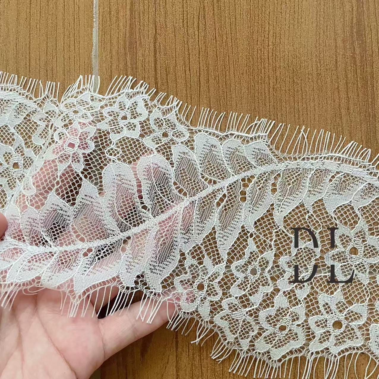 Good quality Chantilly lace borders for DIY fashion clothes, bridal dresses, wedding textiles accessories, home curtain textiles decorate, 3meters/roll