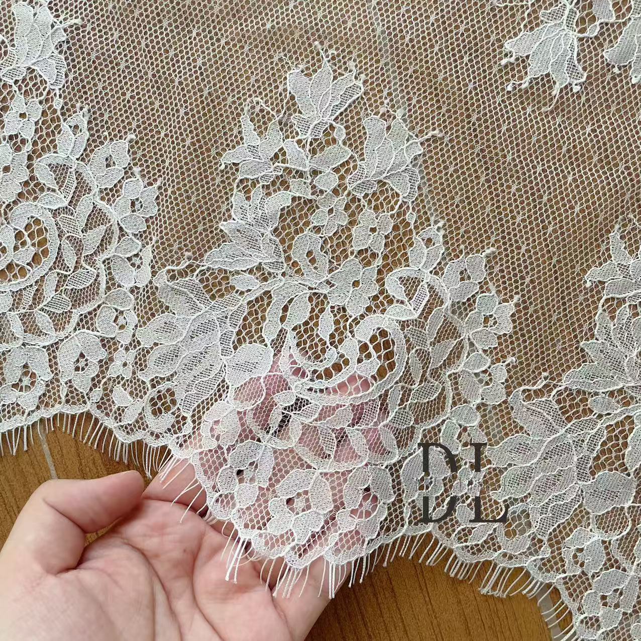 High quality Chantilly lace trims for fashion clothes, bridal dresses, wedding textiles accessories, home curtain textiles decorate, 3meters/roll