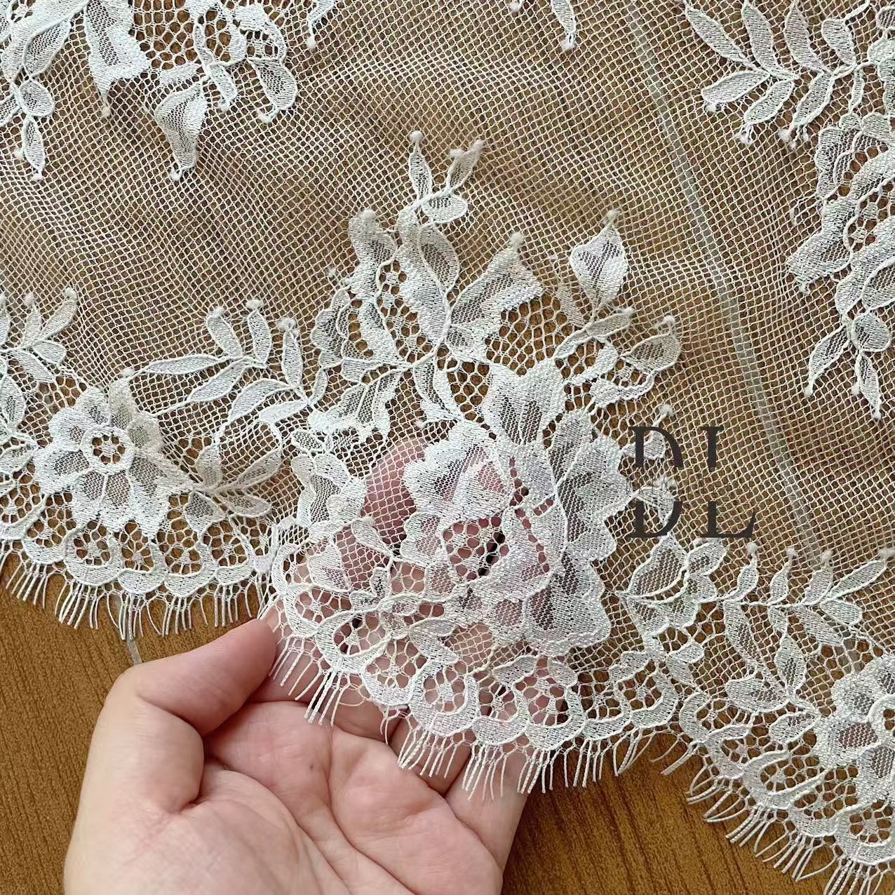 High quality Chantilly lace trims for fashion clothes, bridal dresses, wedding textiles accessories, home curtain textiles decorate, 3meters/roll