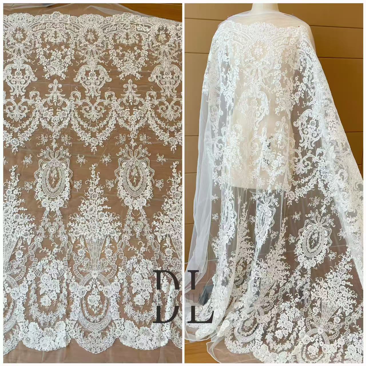 DL130013 Tejido de encaje de flores de satén 3D suave de alta calidad con cuentas de perlas para vestidos de novia