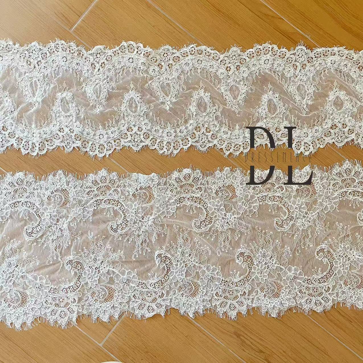 DL130013 Tessuto di pizzo di fiori di raso 3D morbido di alta qualità con perline per abiti da sposa