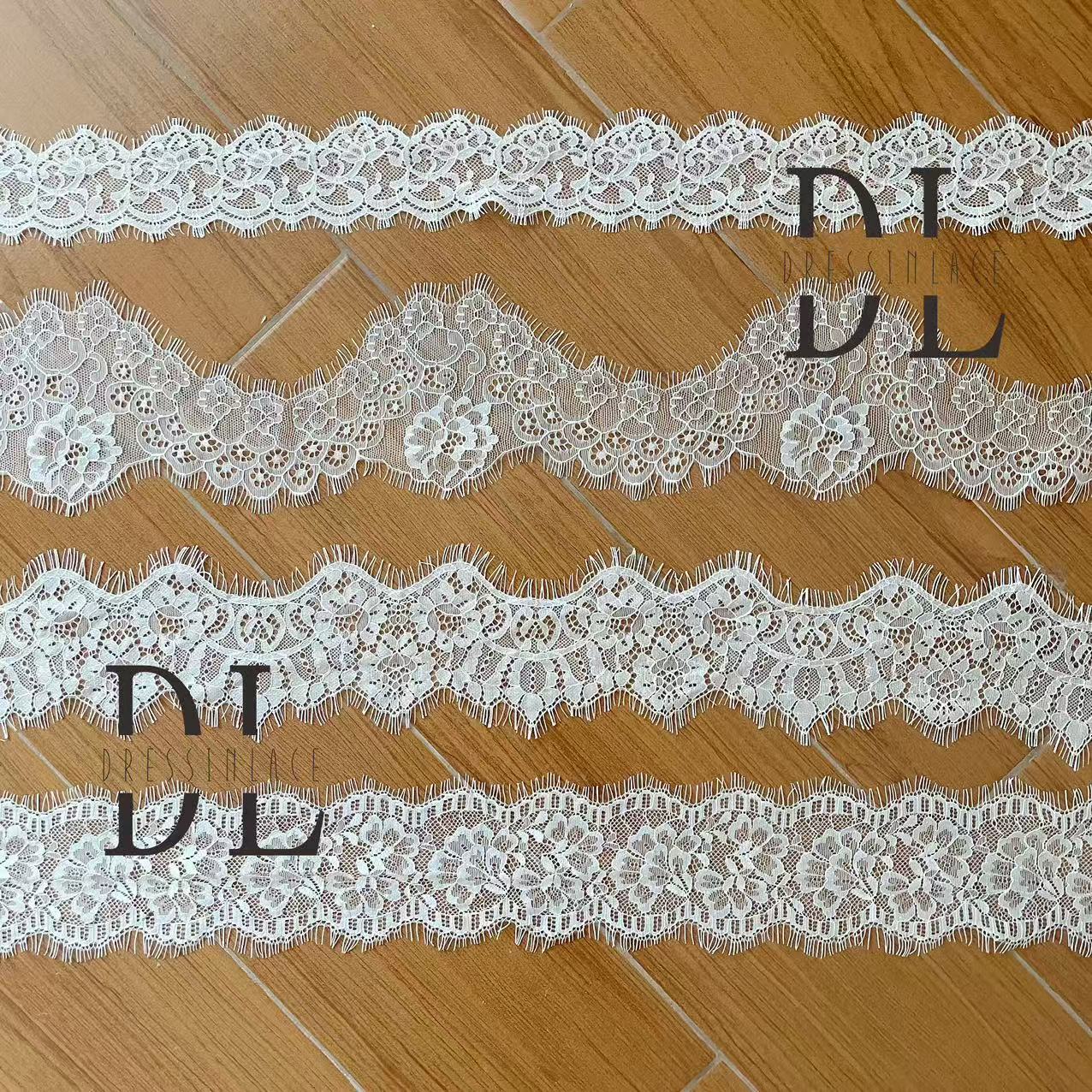 DLX15253 Patrón de hojas bordadas Tejido de encaje Bordes de ancho 15 cm Cuentas y lentejuelas para velos de novia