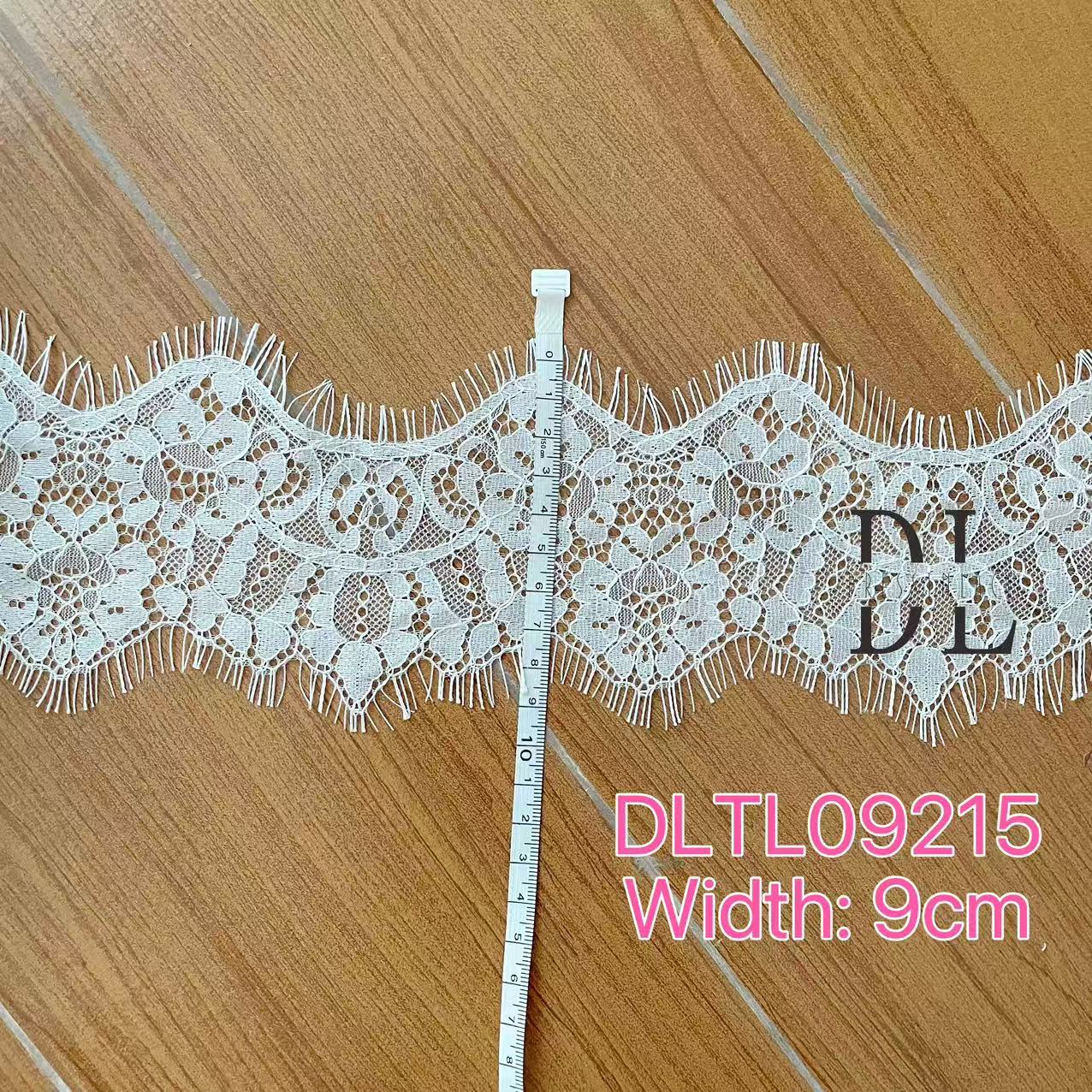 DLX15253 Patrón de hojas bordadas Tejido de encaje Bordes de ancho 15 cm Cuentas y lentejuelas para velos de novia