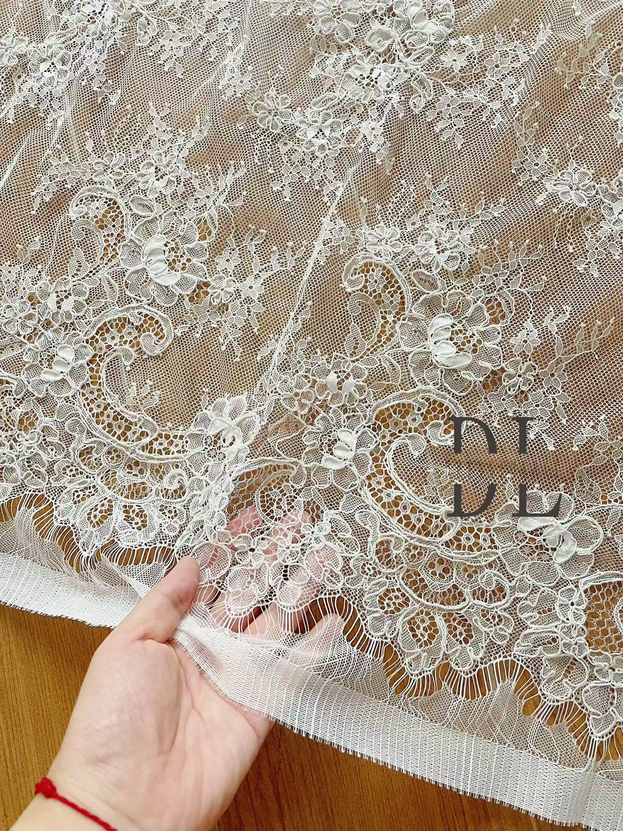 DL15104 Boho Fabrics Delicada tela de encaje Chantilly para vestidos de novia: material de pestañas suave y exquisito