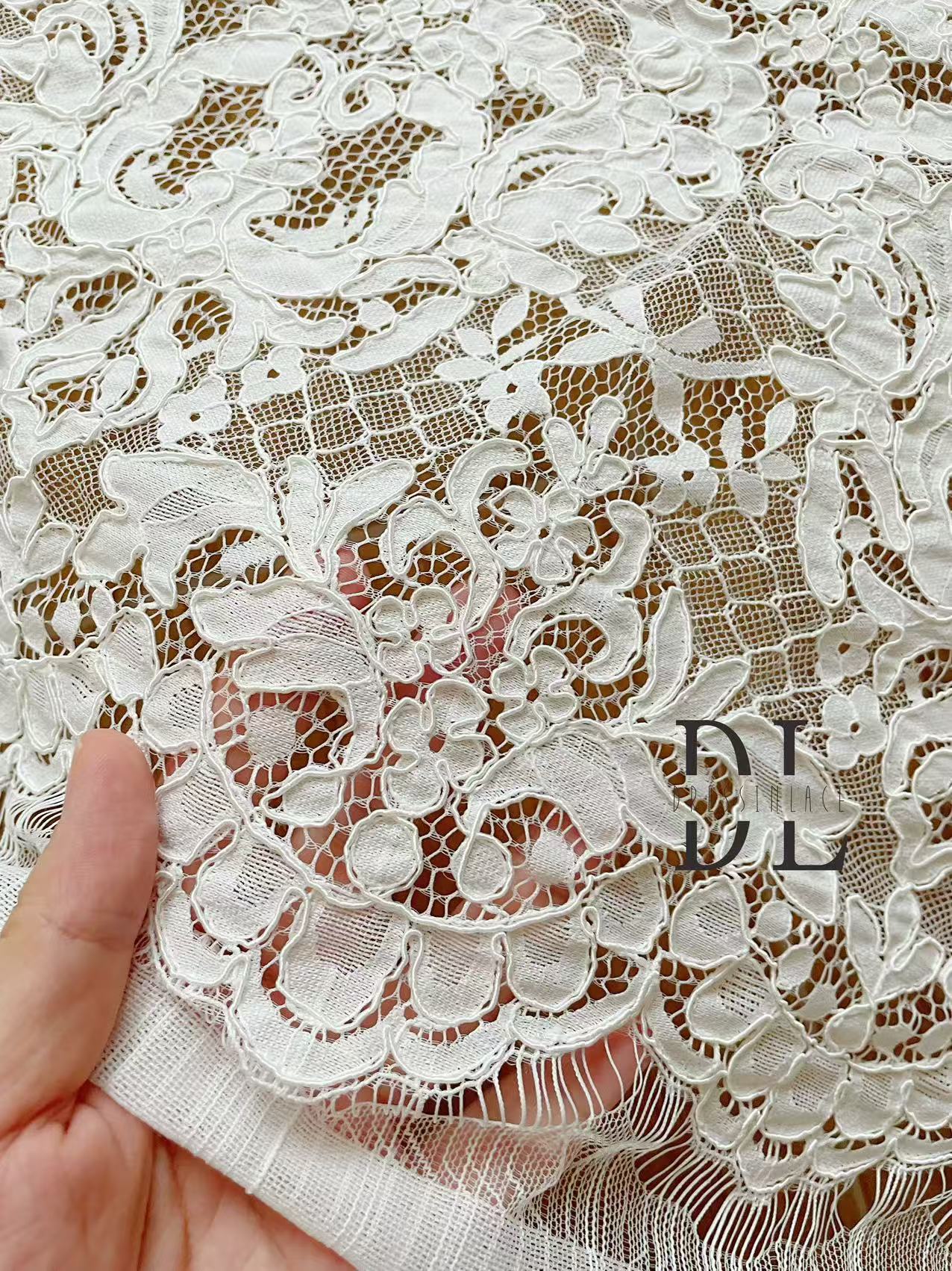 DL15104 Boho Fabrics Delicada tela de encaje Chantilly para vestidos de novia: material de pestañas suave y exquisito