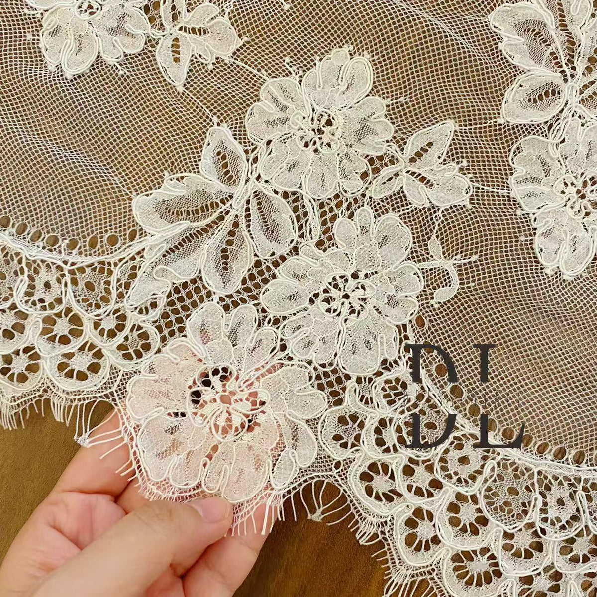 Corded Chantilly lace trims for bride wedding dresses, bridal veils, fashion cloth, home textiles accessories