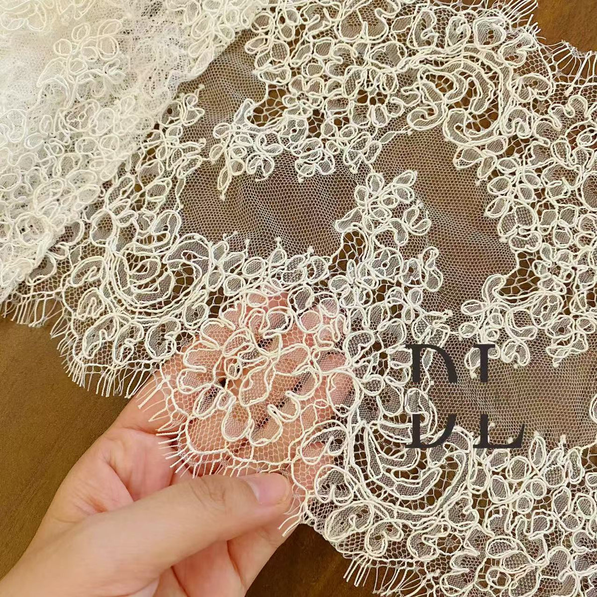 Corded Chantilly lace trim edges for bridal wedding dresses, bridal veils, fashion cloth, home textiles accessories
