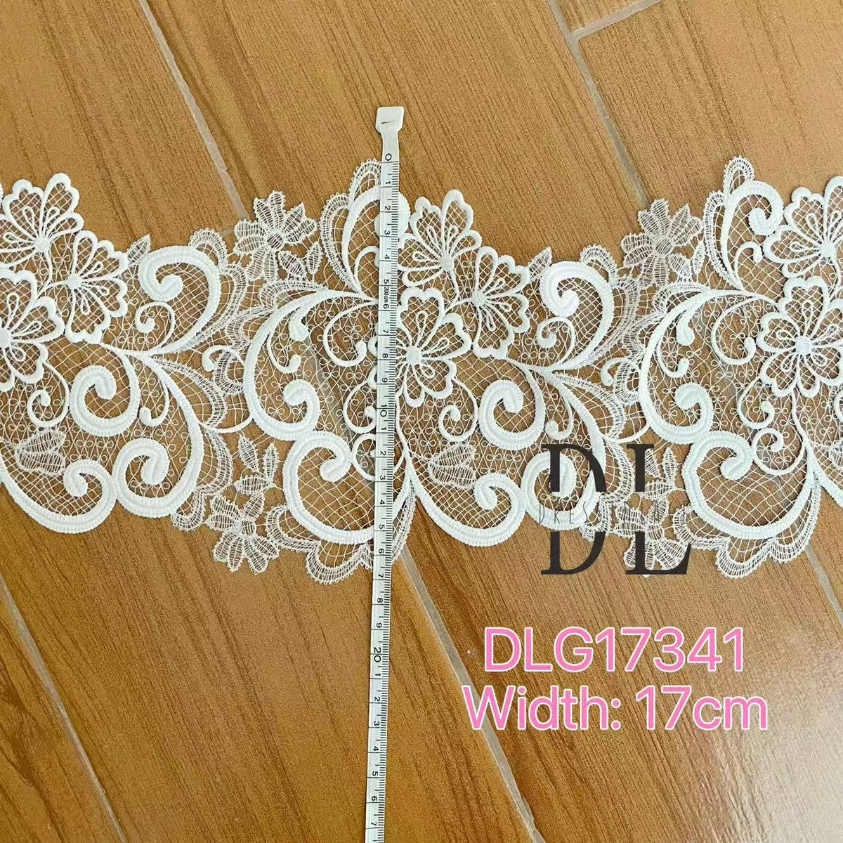 DLX15253 Ricamo Foglie Modello Tessuto di pizzo Bordi larghi 15 cm Perline e paillettes per veli da sposa