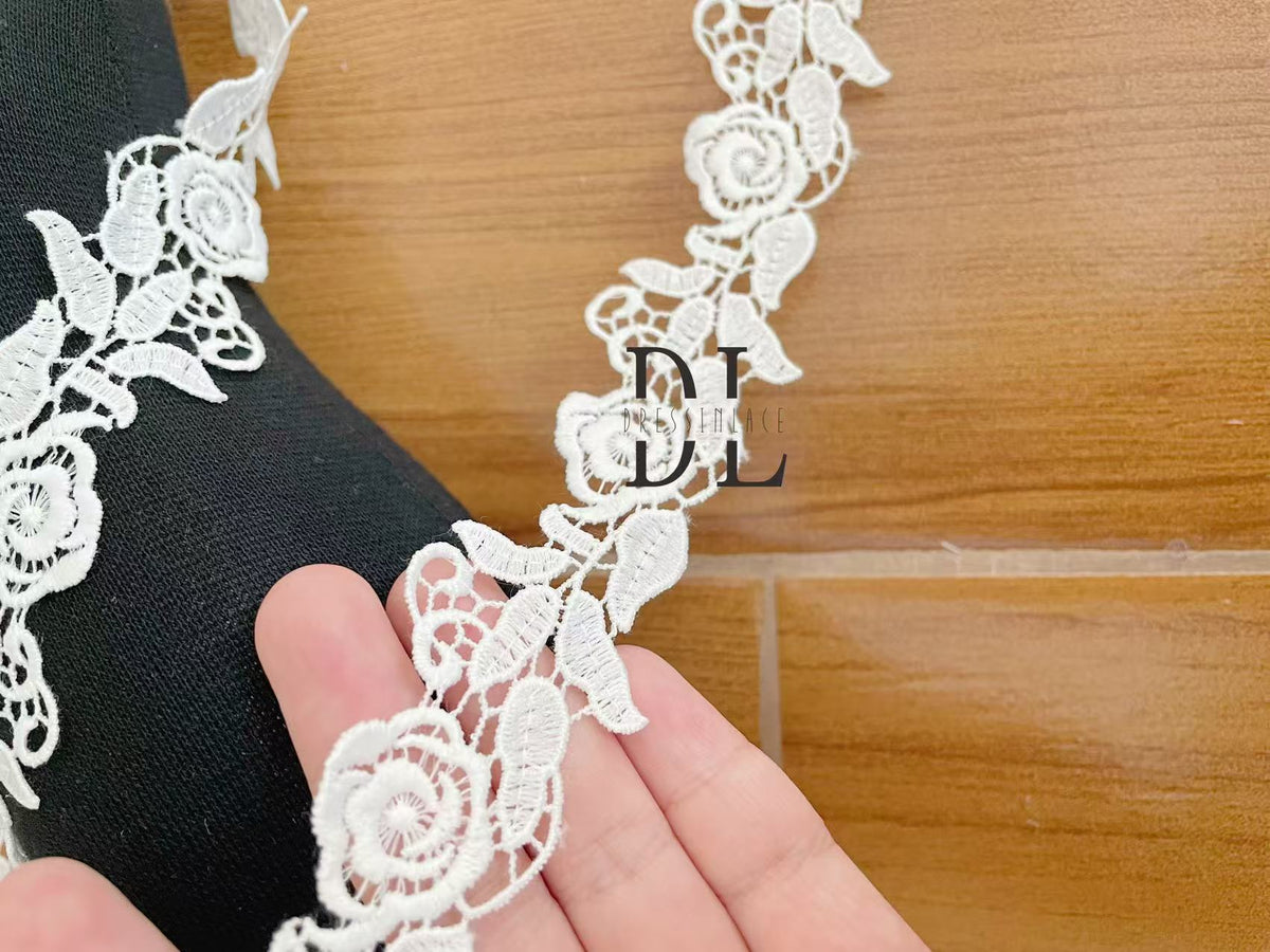DLX15253 Ricamo Foglie Modello Tessuto di pizzo Bordi larghi 15 cm Perline e paillettes per veli da sposa
