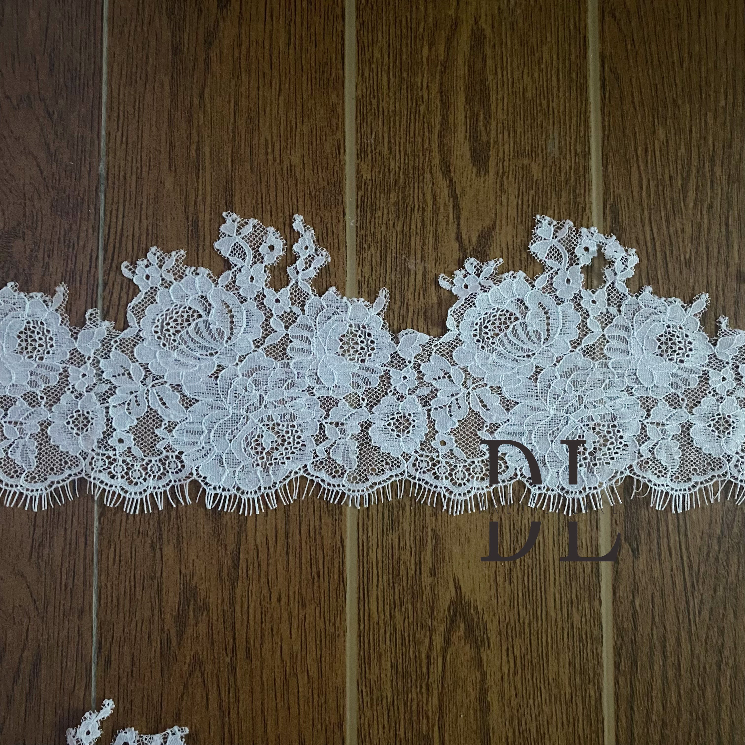 DLTL21197 Classico pizzo con rifiniture laterali doppie per veli da sposa e abiti 