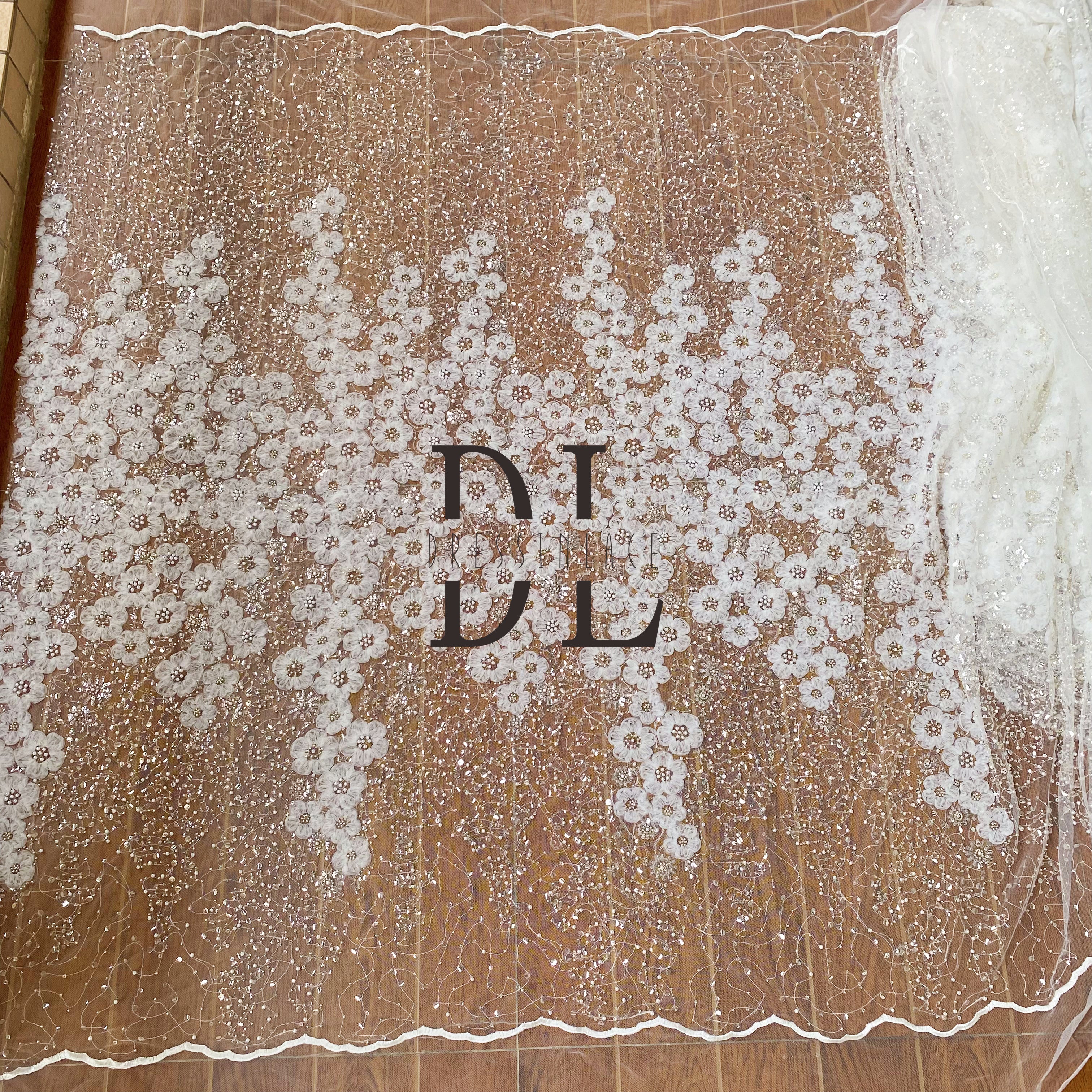 DL130125 Tessuto di pizzo ricamato di alta qualità con paillettes e perline scintillanti - Design floreale 3D per abiti da sposa DL130125 