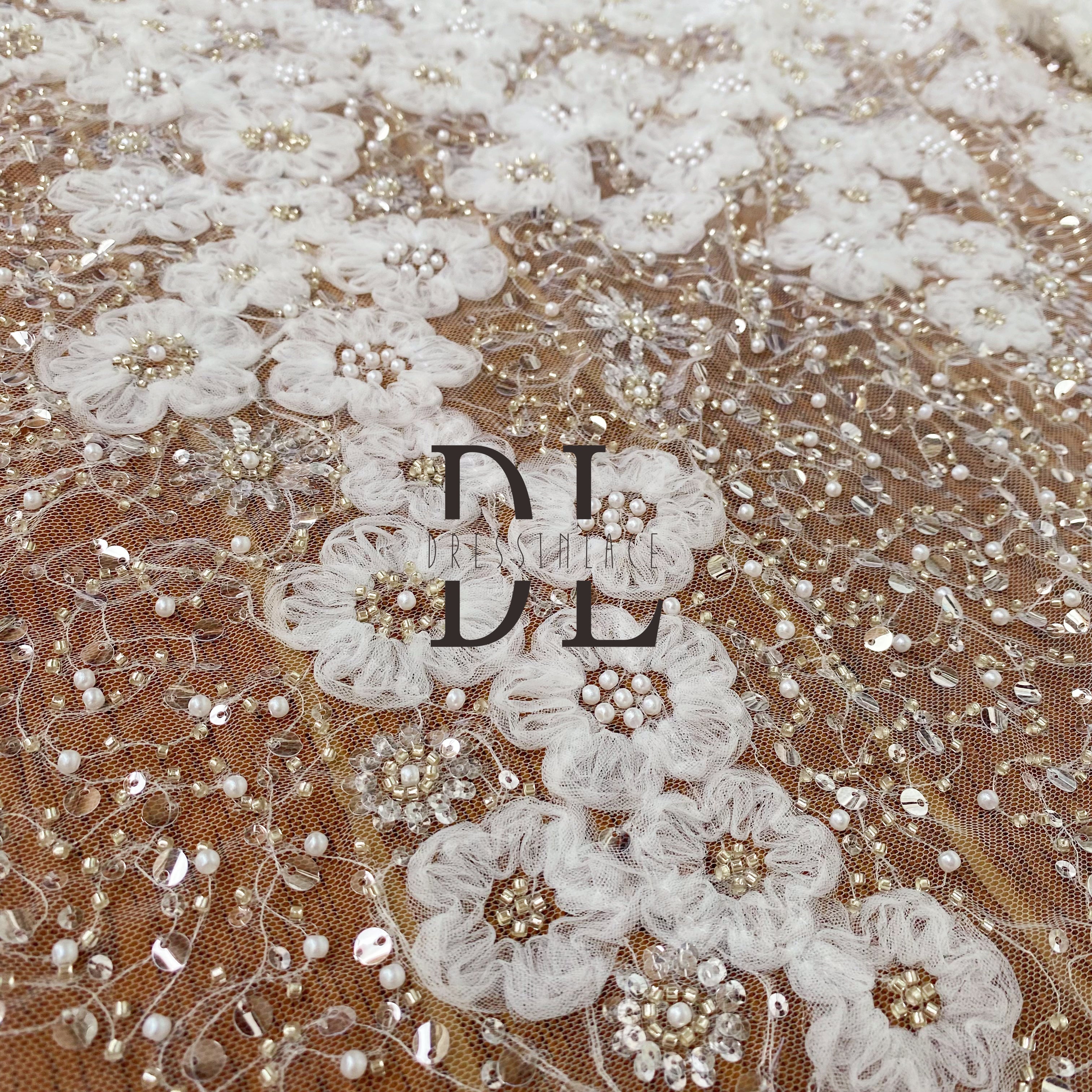 DL130125 Tessuto di pizzo ricamato di alta qualità con paillettes e perline scintillanti - Design floreale 3D per abiti da sposa DL130125 