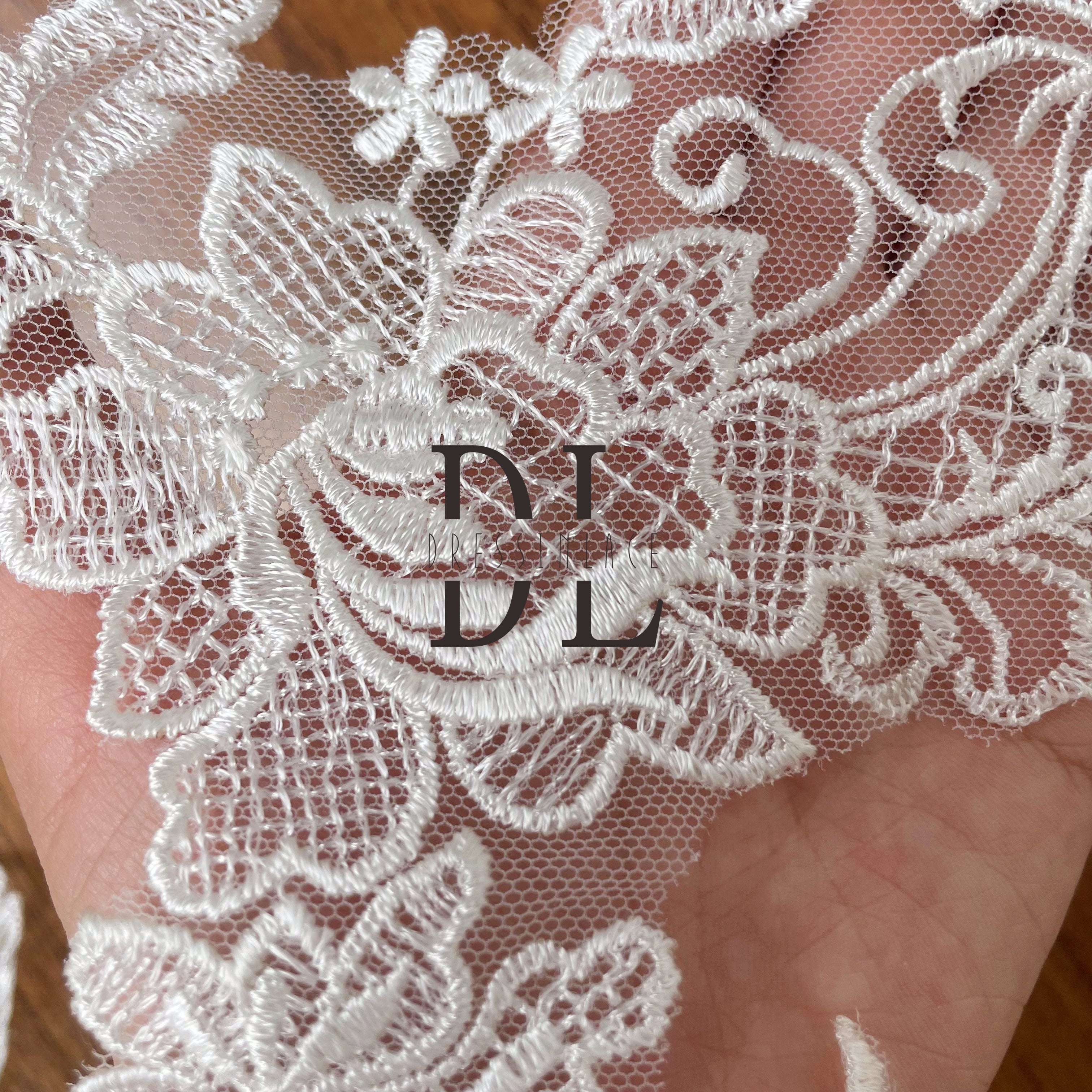 DLM2274 Appliques in pizzo semplice per coppia di motivi in ​​pizzo ricamati per abiti da sposa e accessori fai da te per uso domestico in bianco sporco 