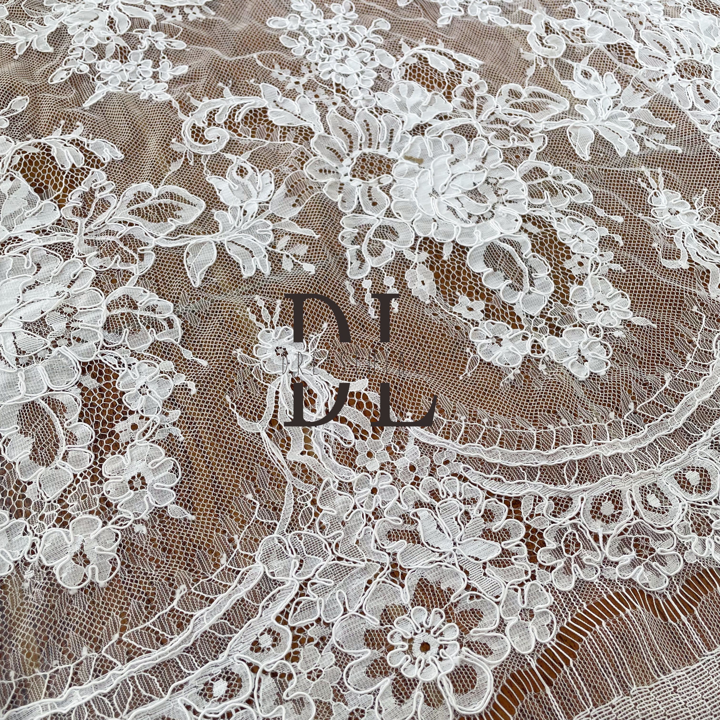 DL15002 Delicate Chantilly Handmade cording Lace Fabric for Wedding Dress with eyelash