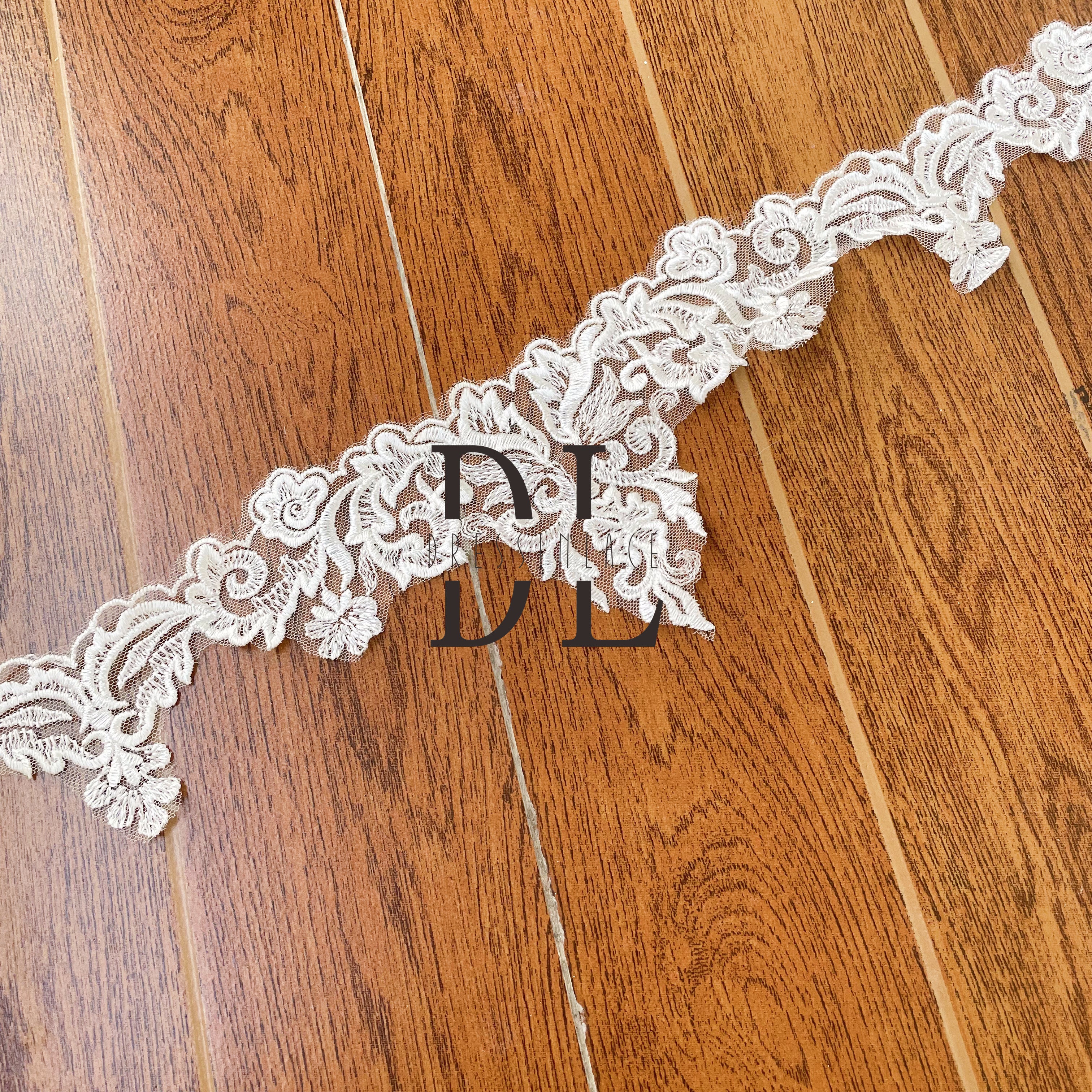 DLX11104 Flat embroidered lace trim for DIY clothing and home decorated