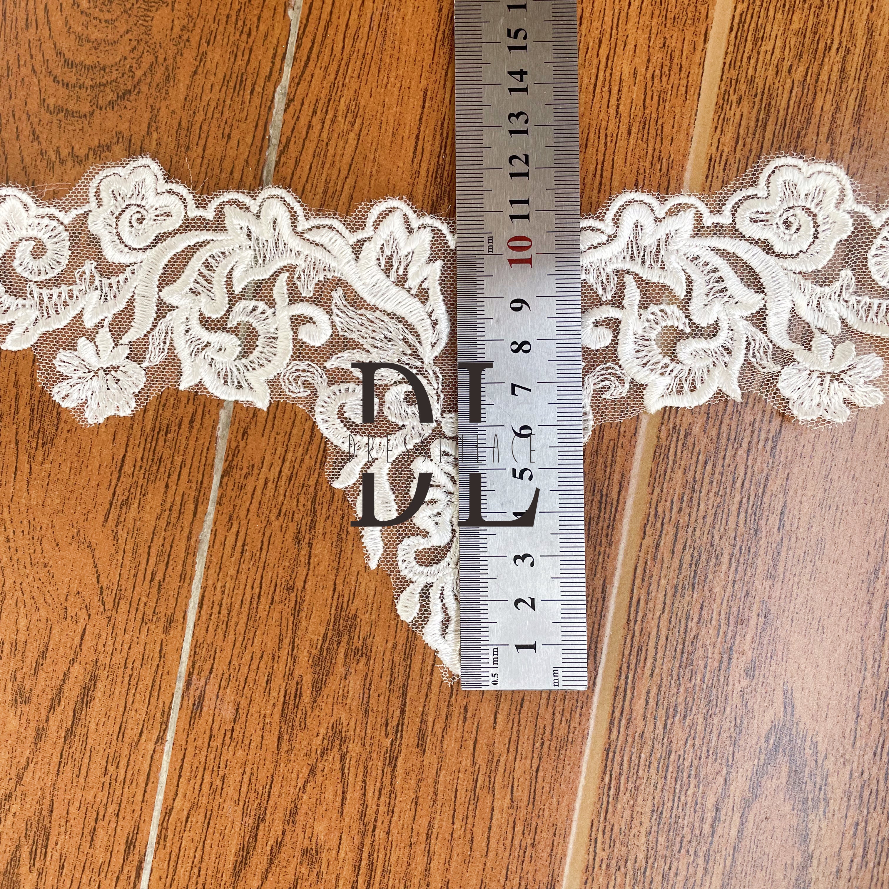 DLX11104 Flat embroidered lace trim for DIY clothing and home decorated