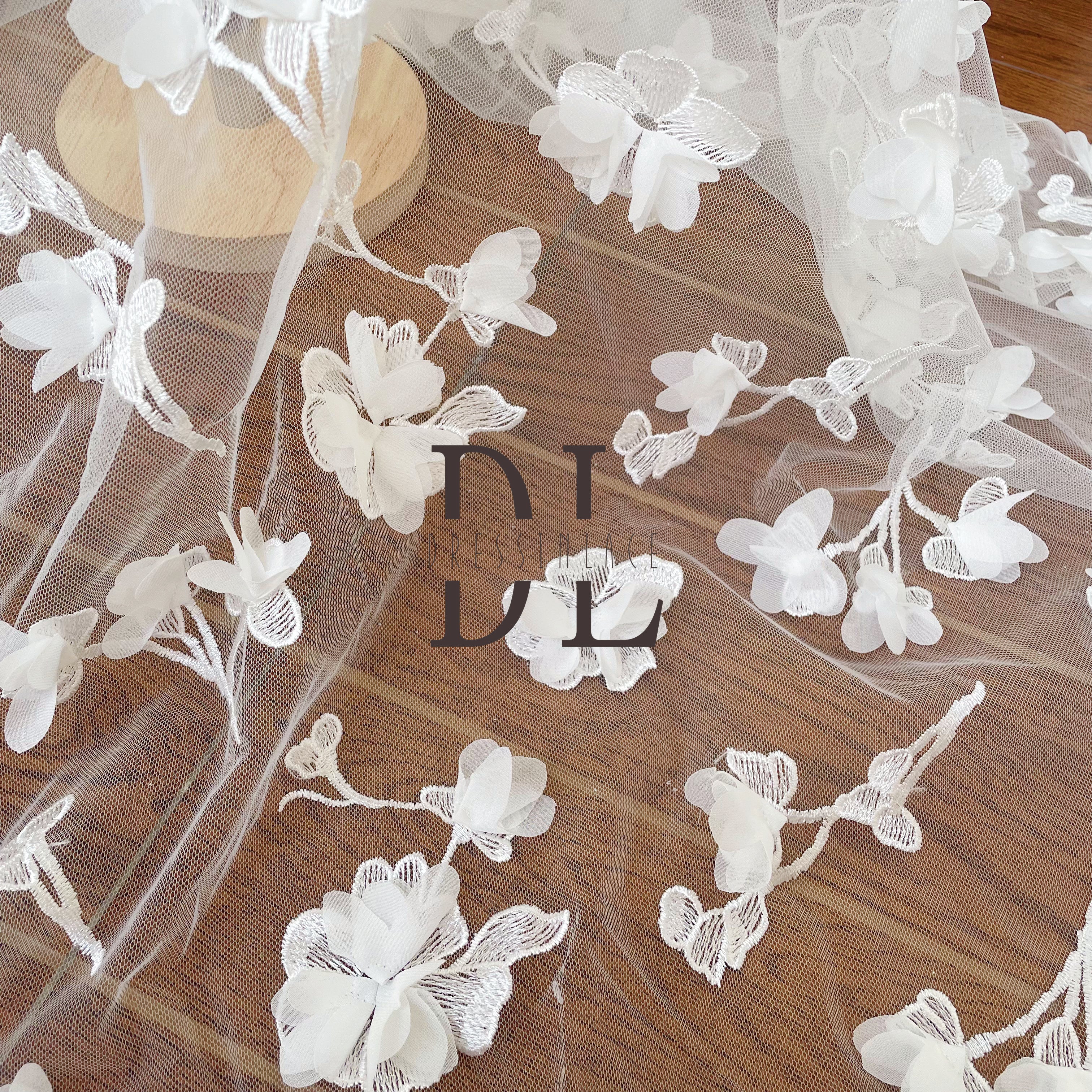 DL130144 Tela de encaje bordado con flores de gasa 3D para coser vestidos de novia 