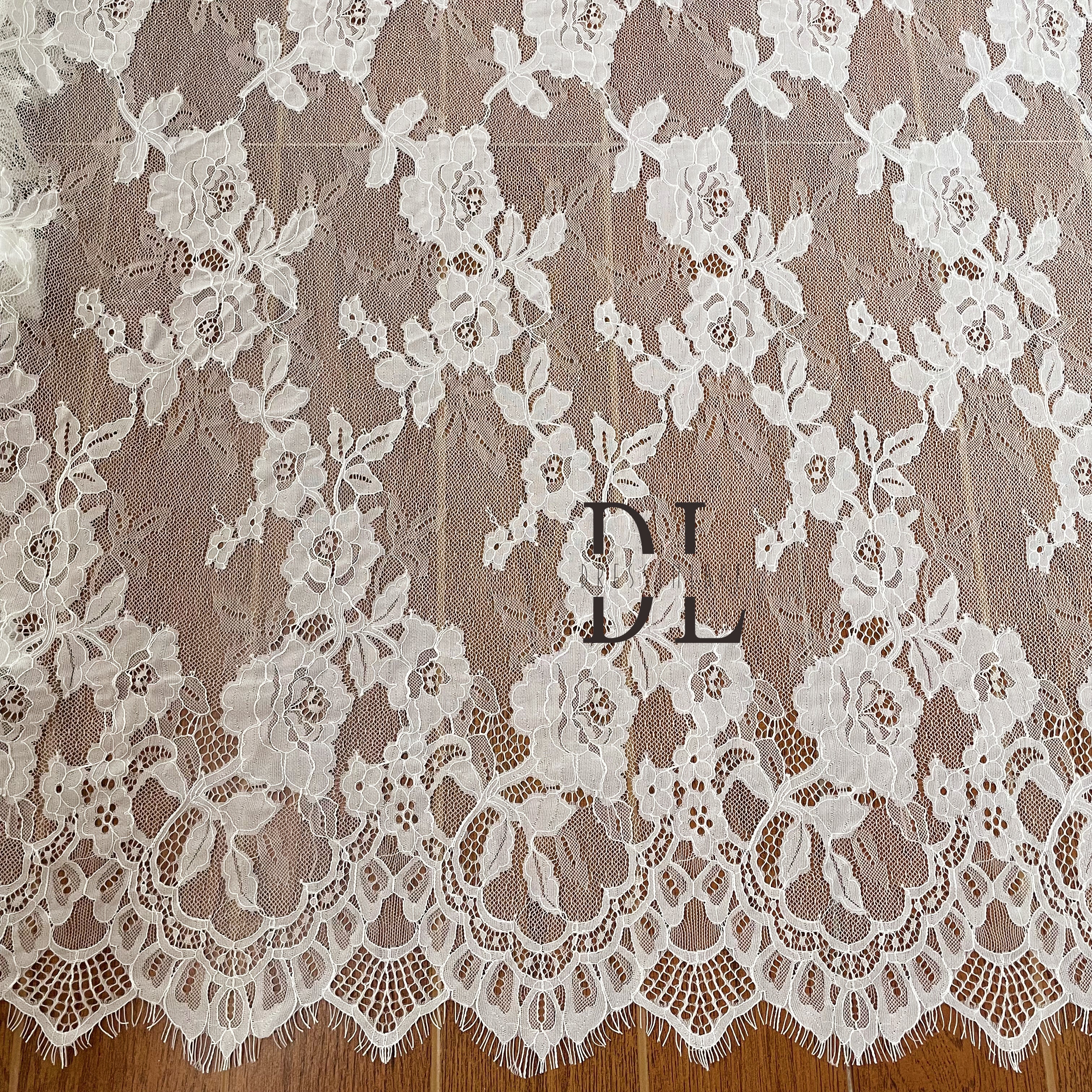 DL15103 Tessuto per ciglia in pizzo francese Boho Bridal per abito da sposa - Motivo floreale rosato Materiale per ciglia Softy Exquisite 3 iarde per pezzo (in vendita) 