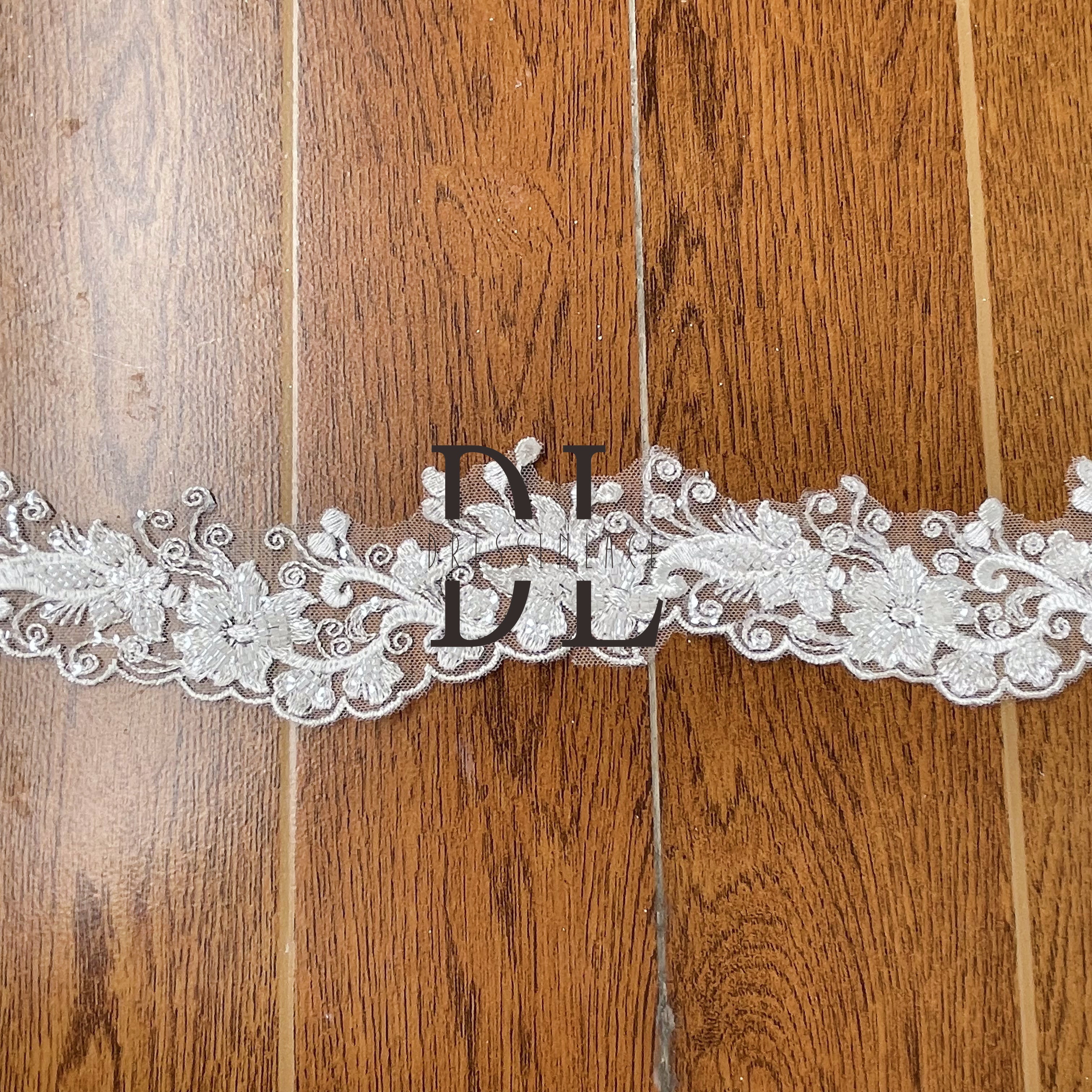 DLX50255 Bordi in pizzo ricamati con perline e paillettes lucide, larghi 5 cm, perline e paillettes per abiti e veli da sposa