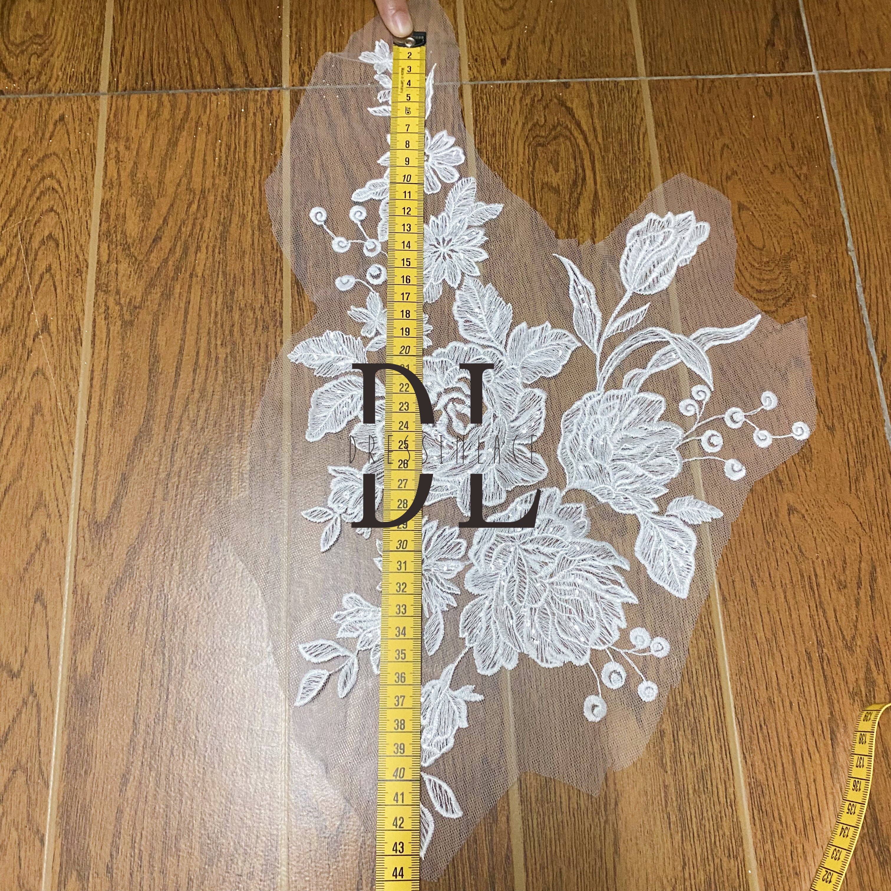 DLM2252 flowers motifs Embroidered lace Appliques with shine sequins for bridal gowns off-white 24*43cm