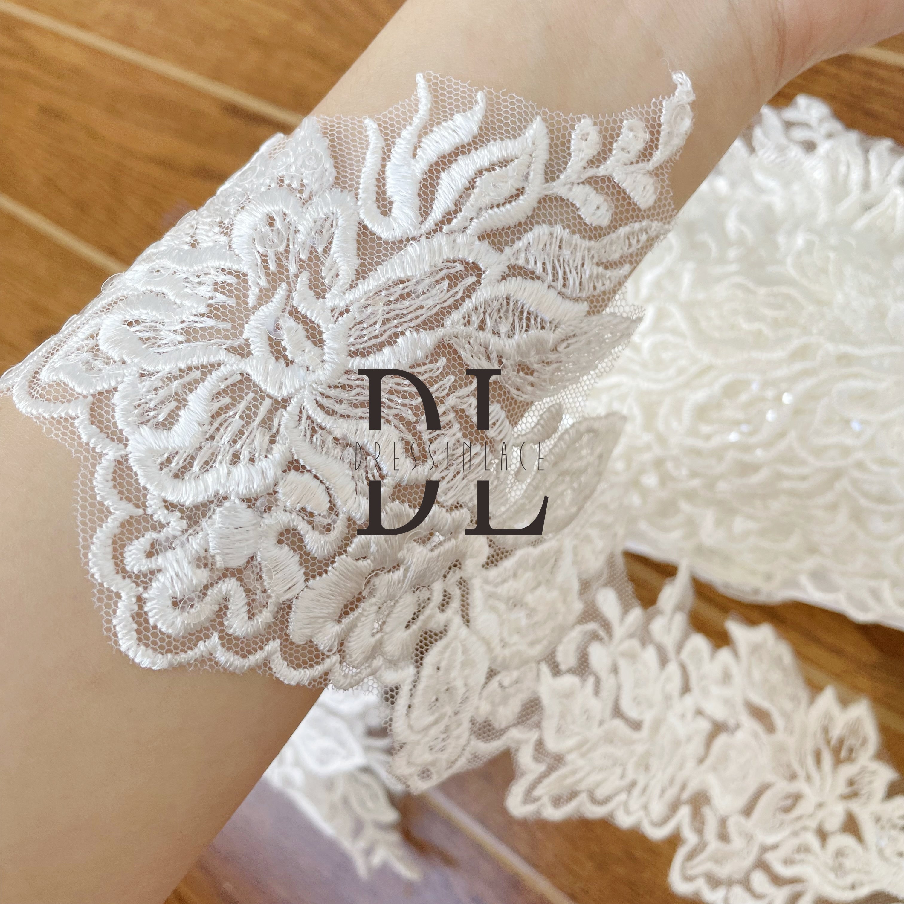 DLX11231 Cute Sparkling Trimming Lace with Elegant Charm DLX11231