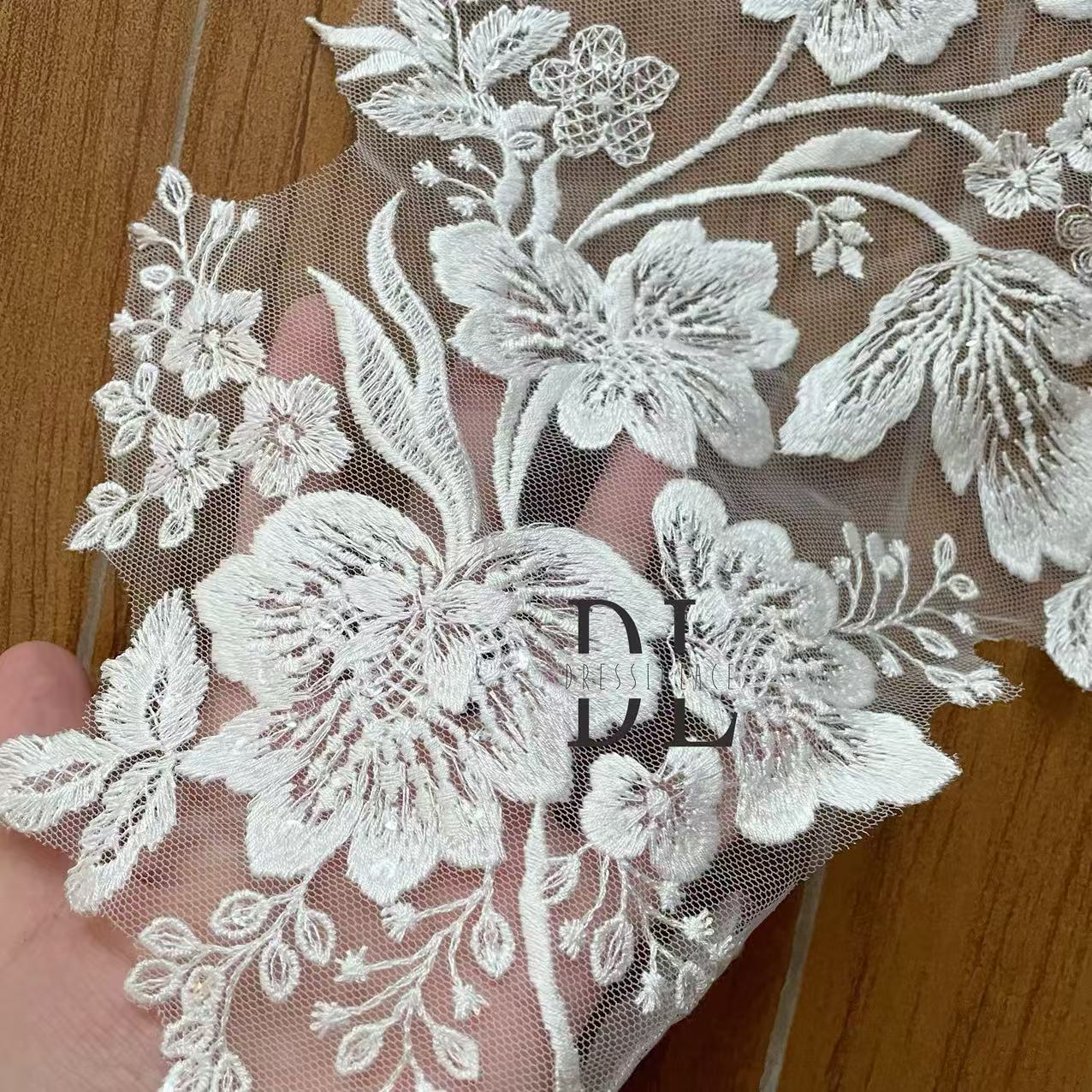 DLM2319 Bride wedding dresses Lace motifs, bridal veils accessories