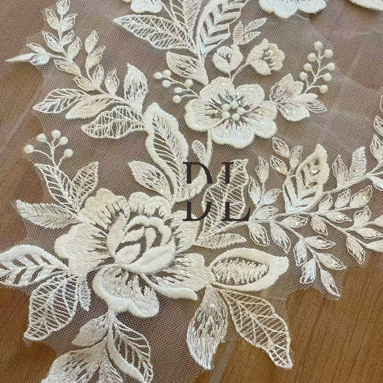 M2305-2305-L Bridal wedding dresses Lace appliqués, bride dresses veils, fashion clothes accessories