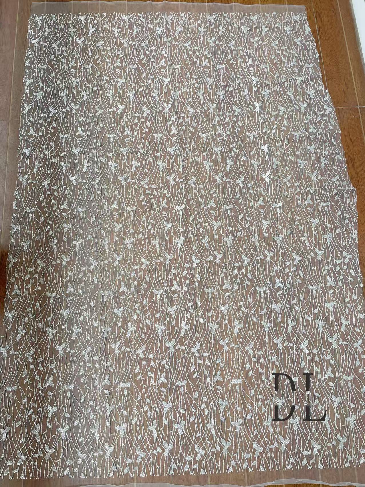 DL130058 Tela de encaje con flores brillantes y purpurina de alta calidad para vestidos de novia de 130 cm de ancho 