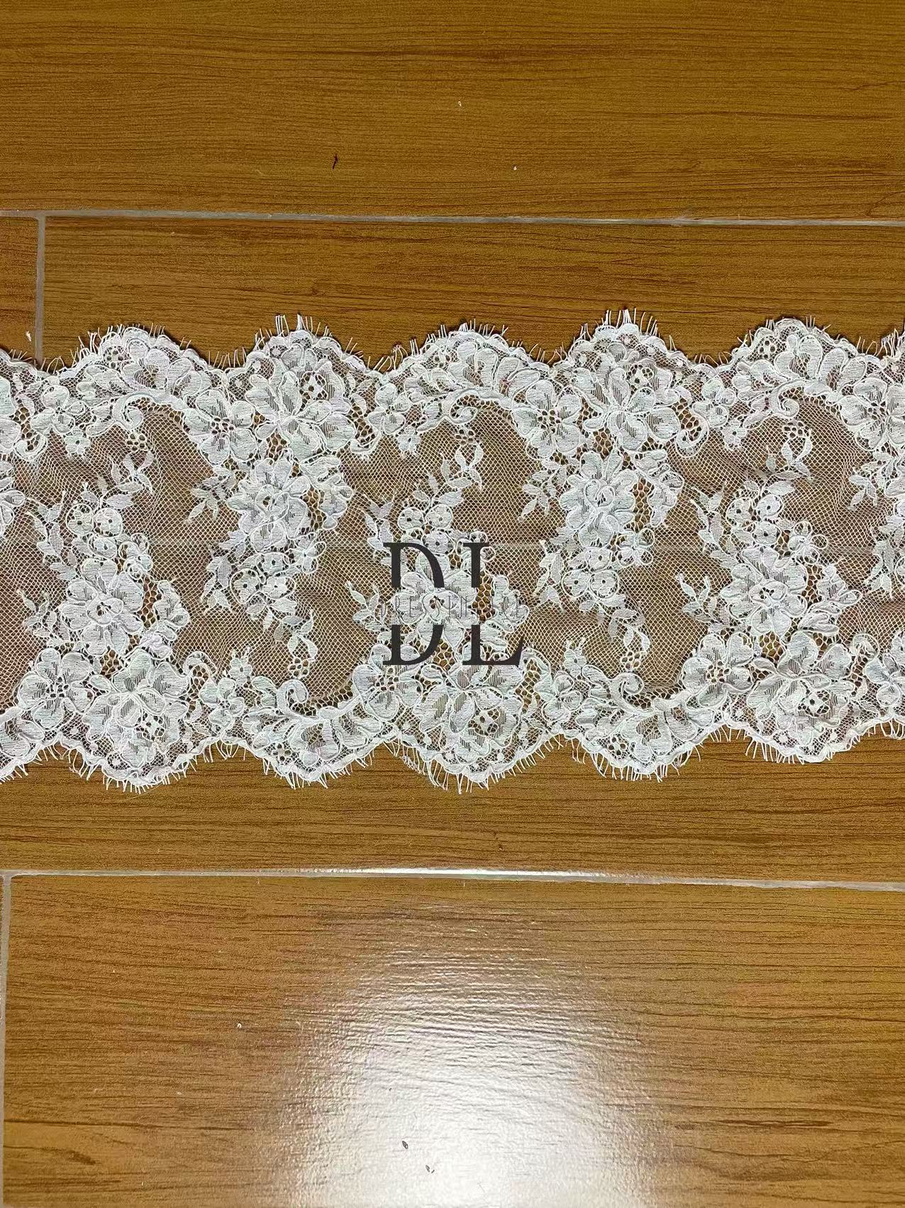 DL130013 Tessuto di pizzo di fiori di raso 3D morbido di alta qualità con perline per abiti da sposa 