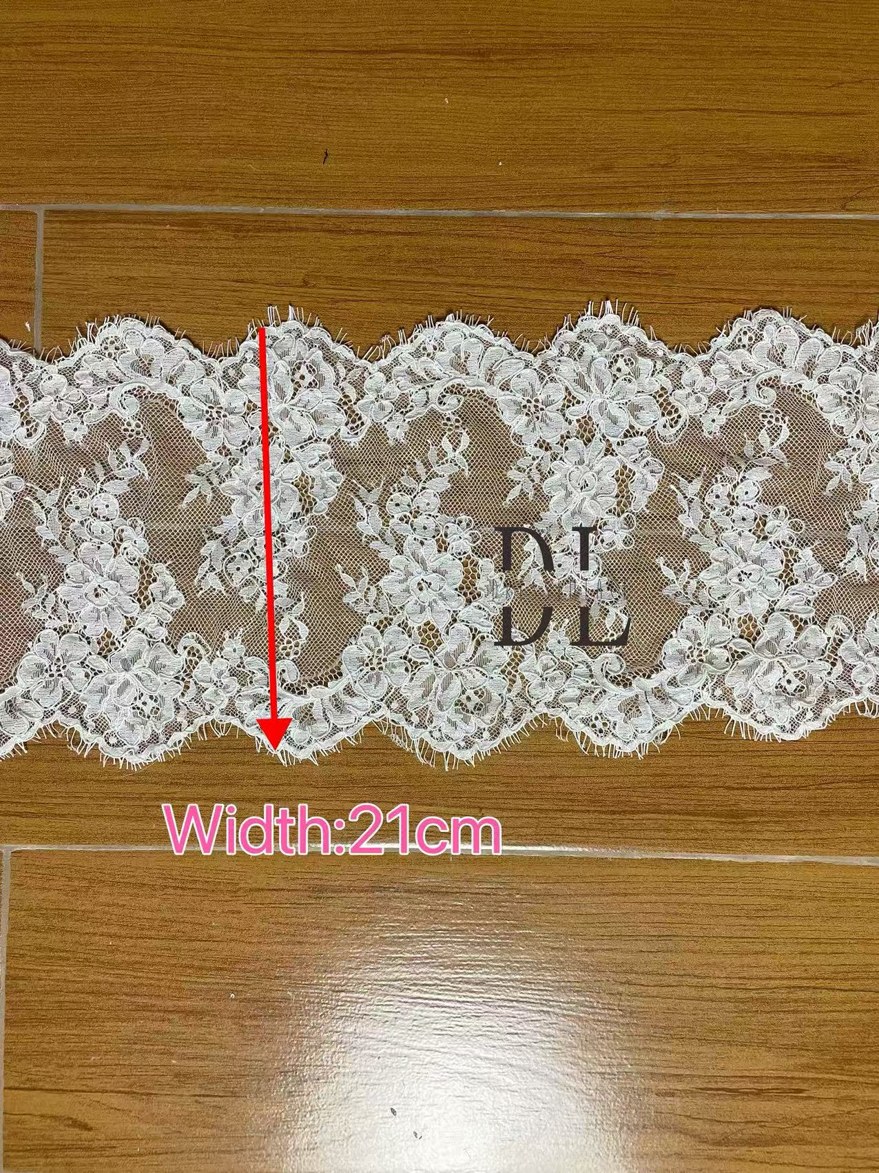 DL130013 Tessuto di pizzo di fiori di raso 3D morbido di alta qualità con perline per abiti da sposa 