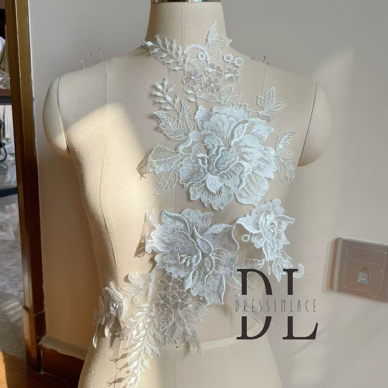 DLM2330 embroidered lace appliques with sequins for Bride wedding dresses Lace motifs, DIY bridal veils accessories