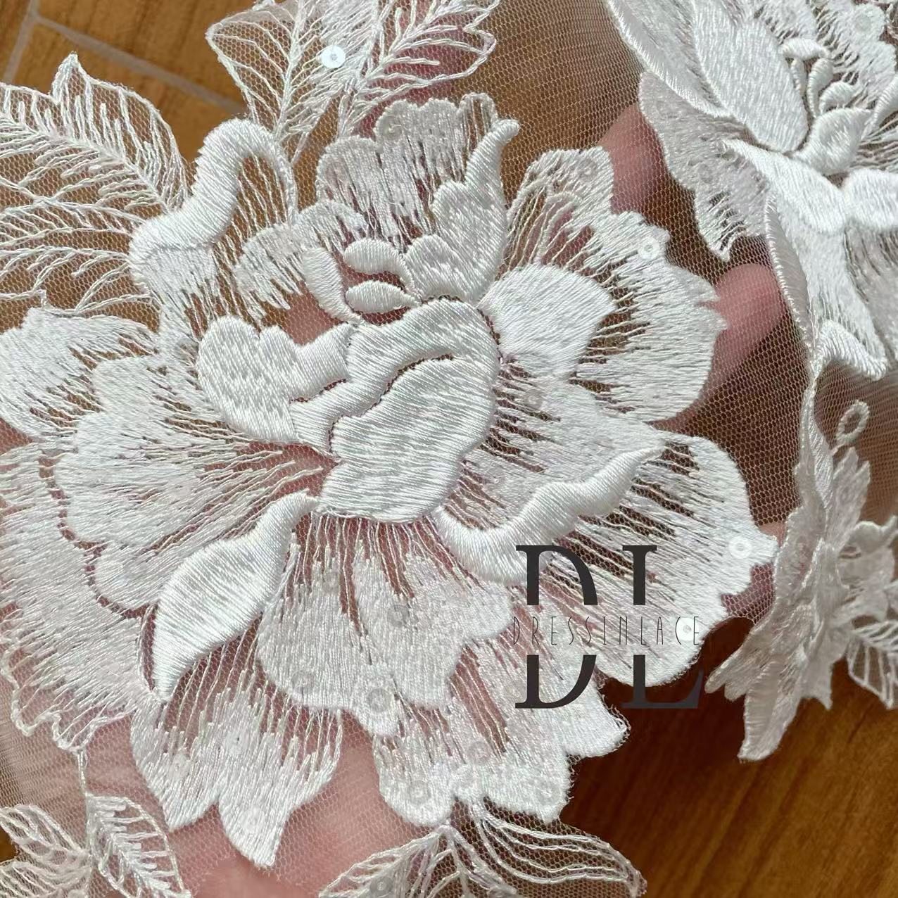 DLM2330 embroidered lace appliques with sequins for Bride wedding dresses Lace motifs, DIY bridal veils accessories