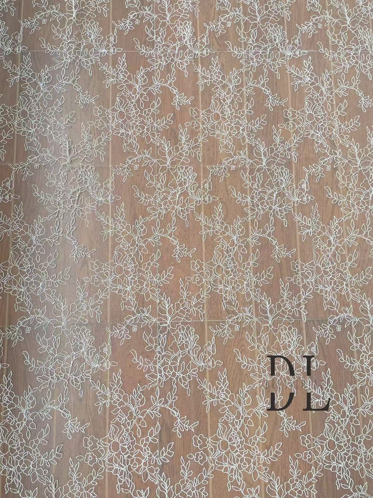 DL130058 Tessuto di pizzo con fiori glitterati lucidi di alta qualità per abiti da sposa larghezza 130 cm 