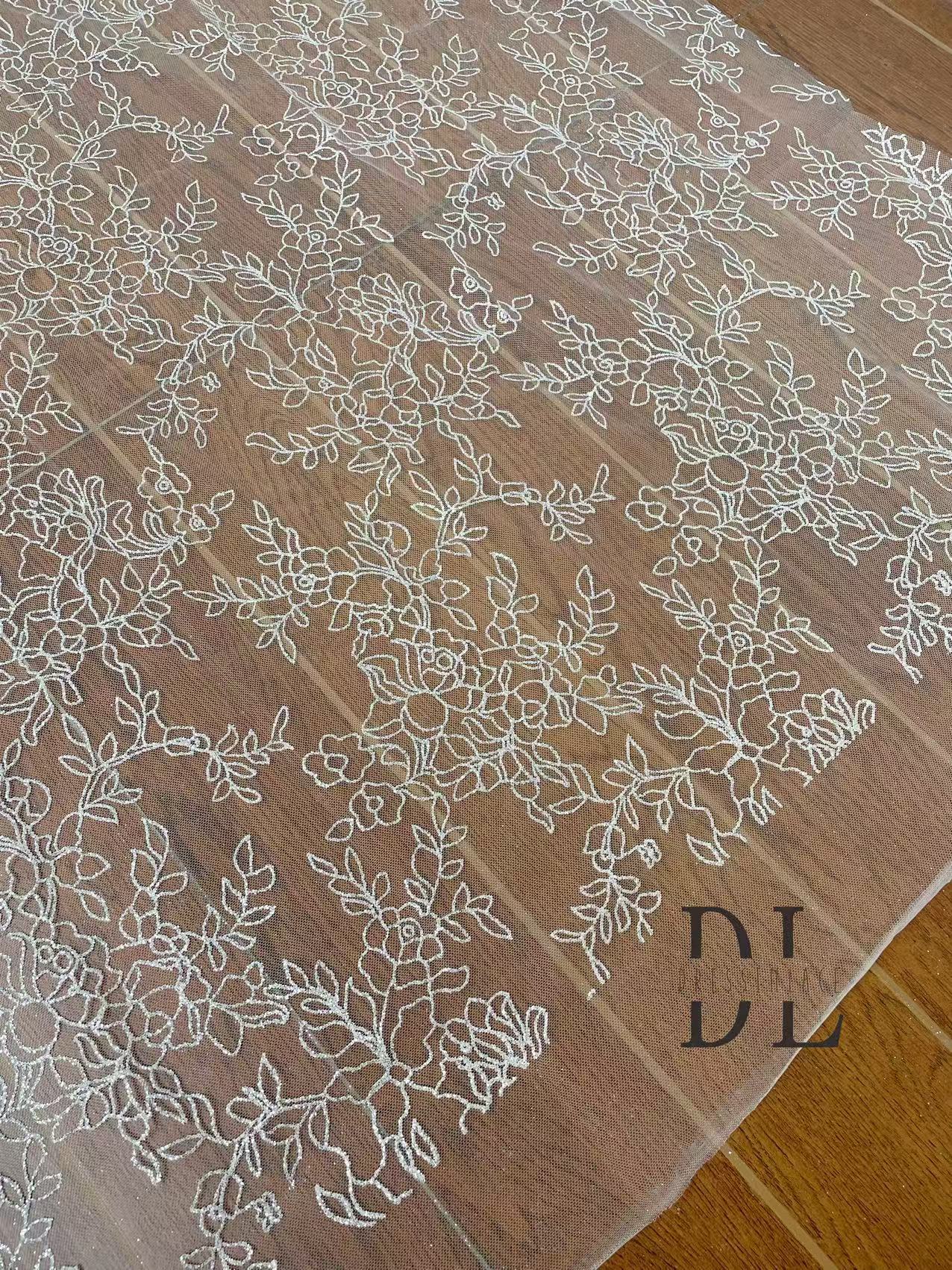 DL130058 Tessuto di pizzo con fiori glitterati lucidi di alta qualità per abiti da sposa larghezza 130 cm 