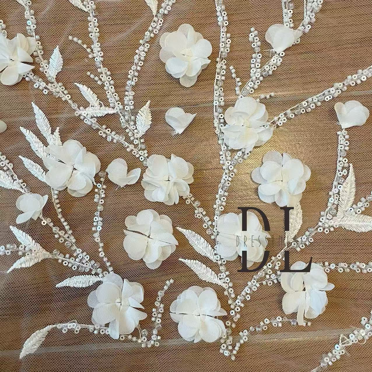 DL130009 Elegante tejido de encaje bordado con un impresionante diseño para vestido de novia DL130009 